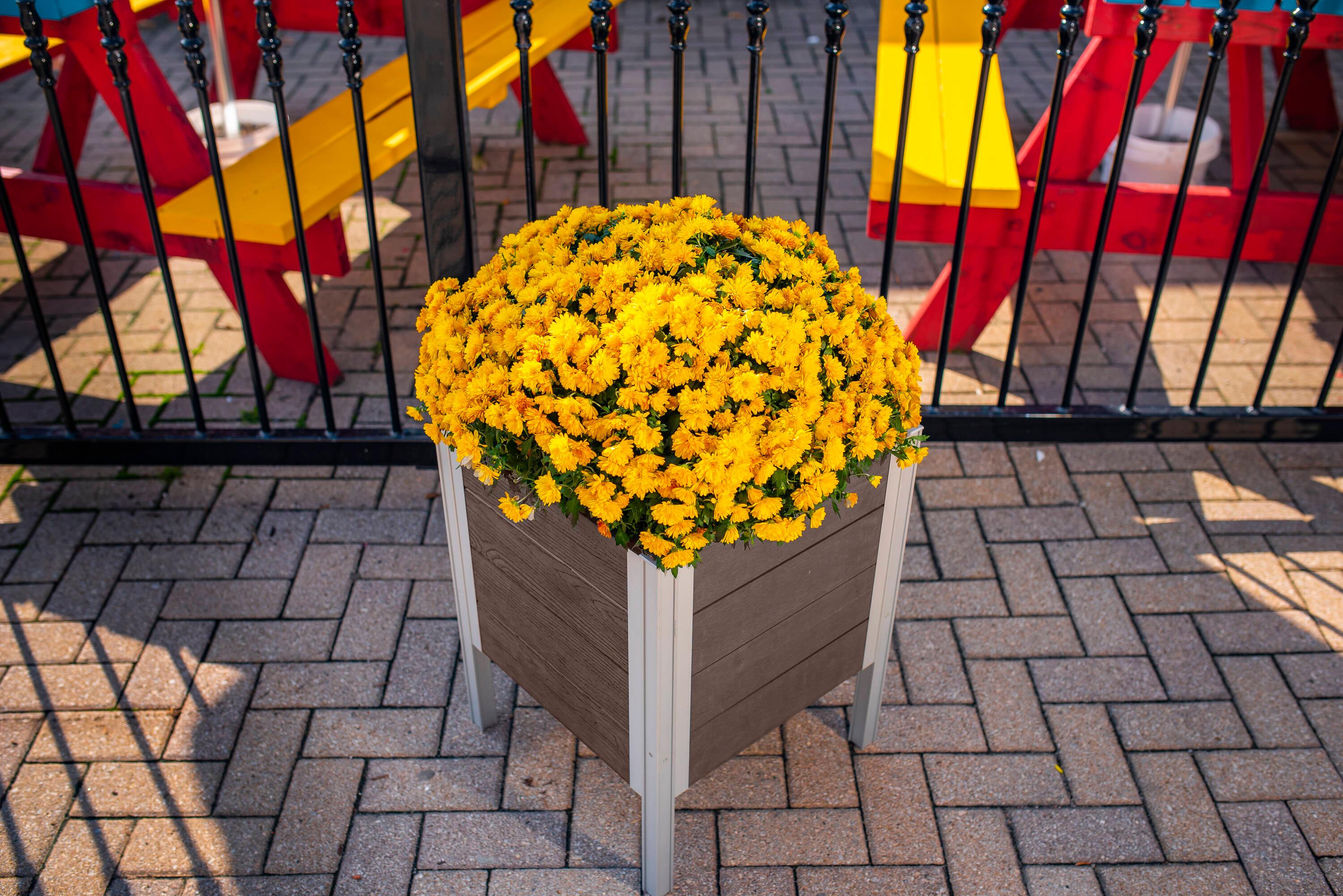 Urbana Vinyl Elevated Planter