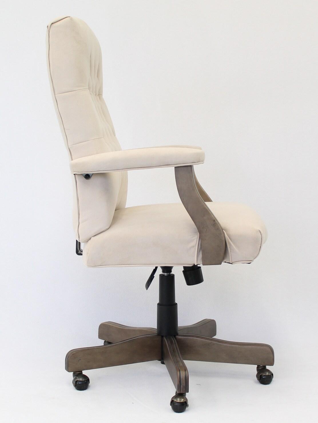 Traditional Executive Chair Beige: Swivel, Adjustable, Tufted - Boss Office Products