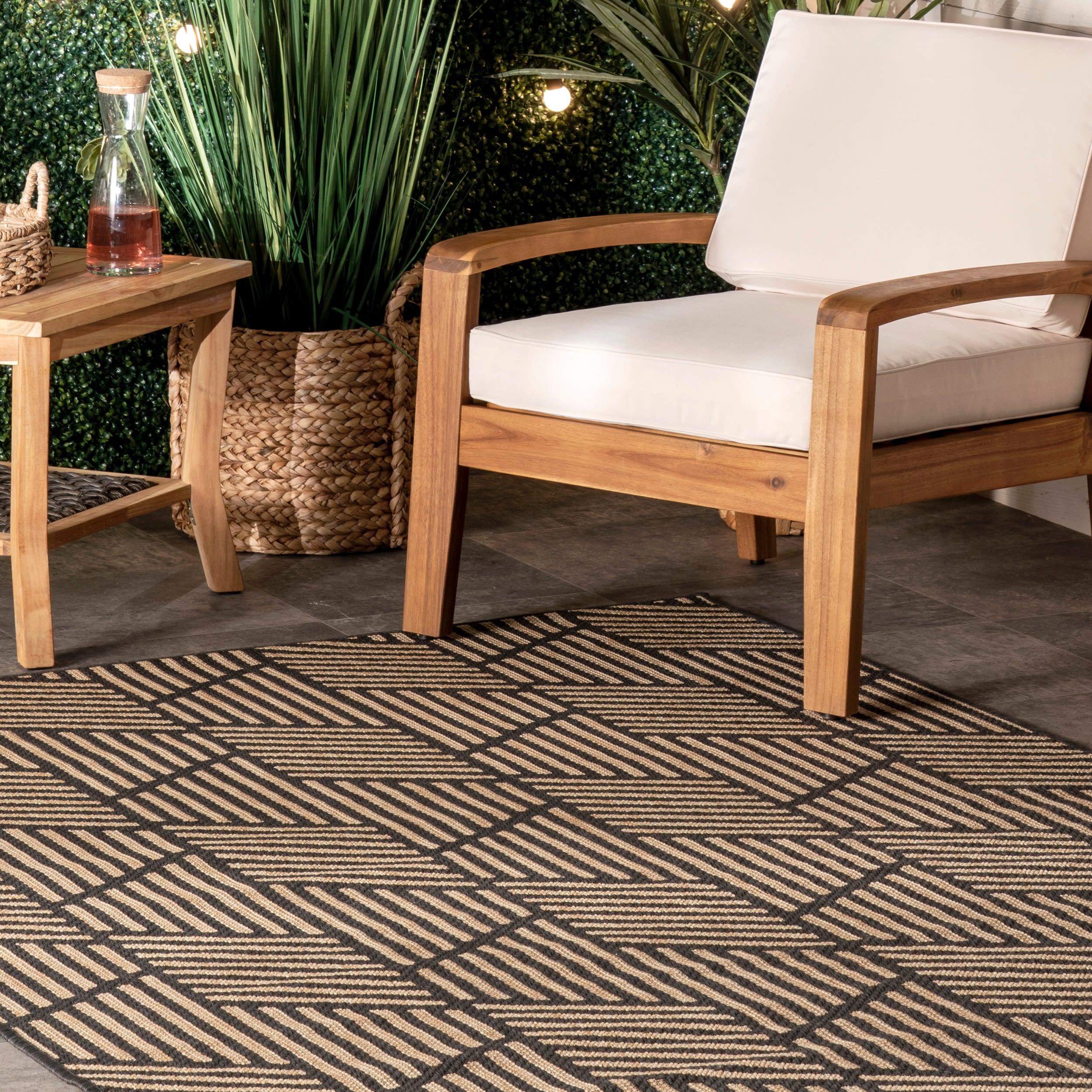 Nuloom Leona Geometric 8x10 Indoor/Outdoor Area Rug for Living Room Patio Deck Front Porch Kitchen, Charcoal/Ivory