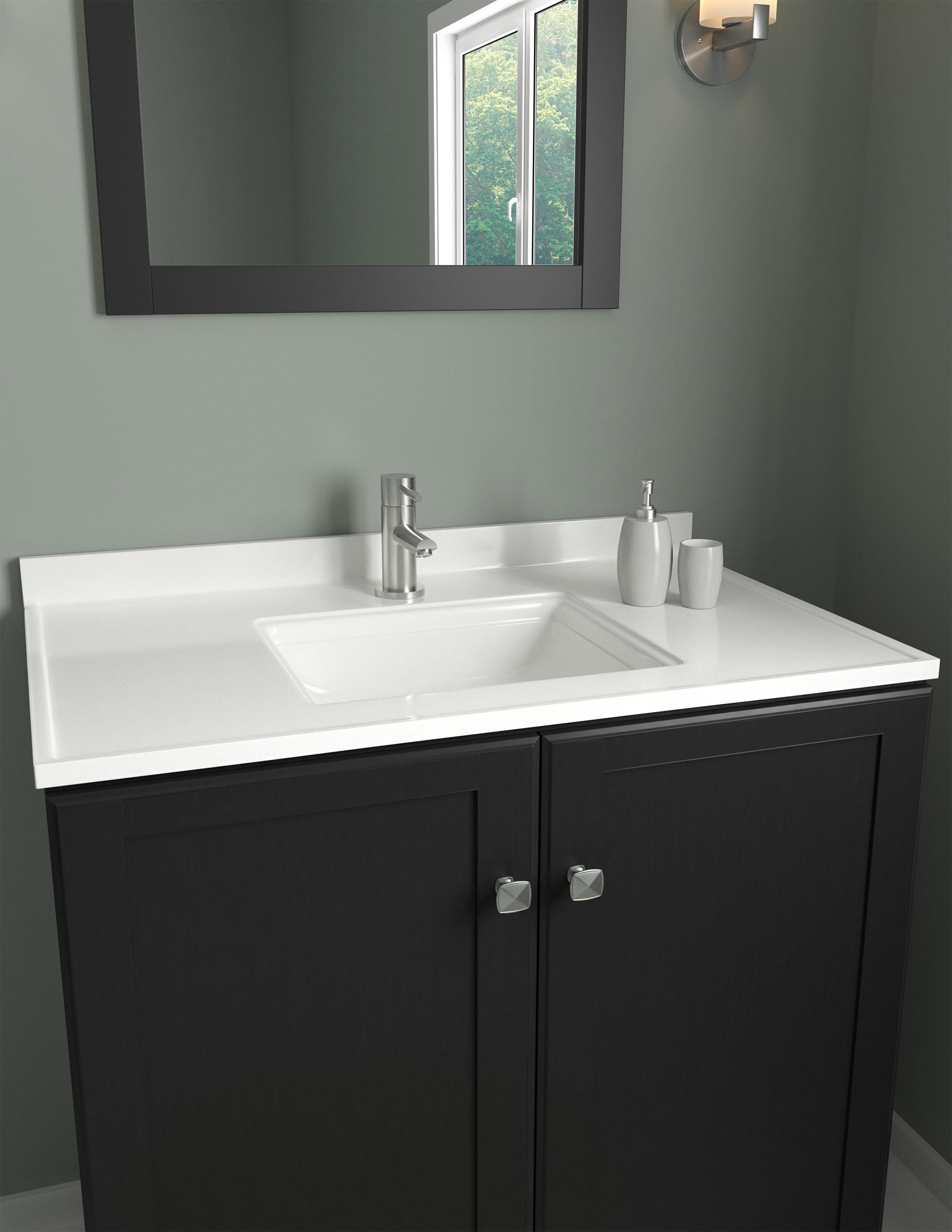 Eastport II Single Hole Bathroom Faucet with Drain Assembly