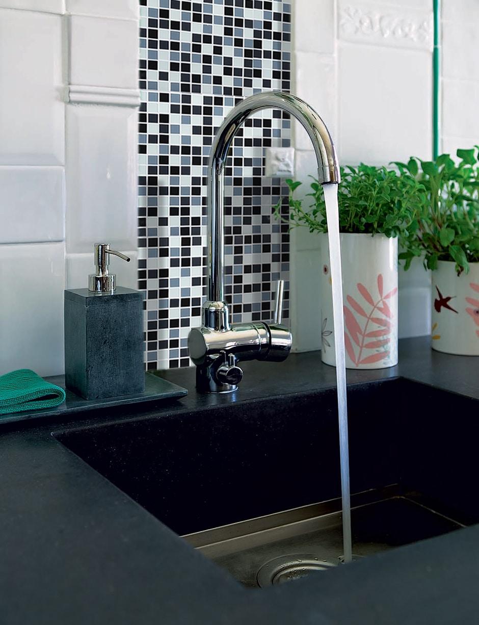 WS Tiles® 1" x 1" Straight Edge Glass Mosaic Tile