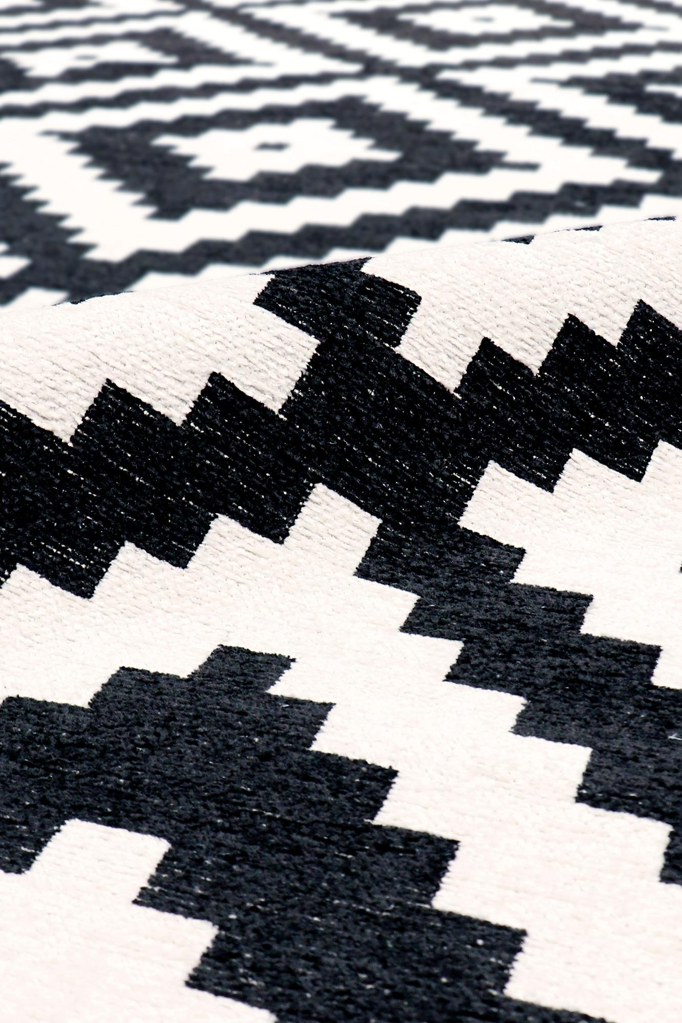 Pasargad Geometric Black/White Area Rug