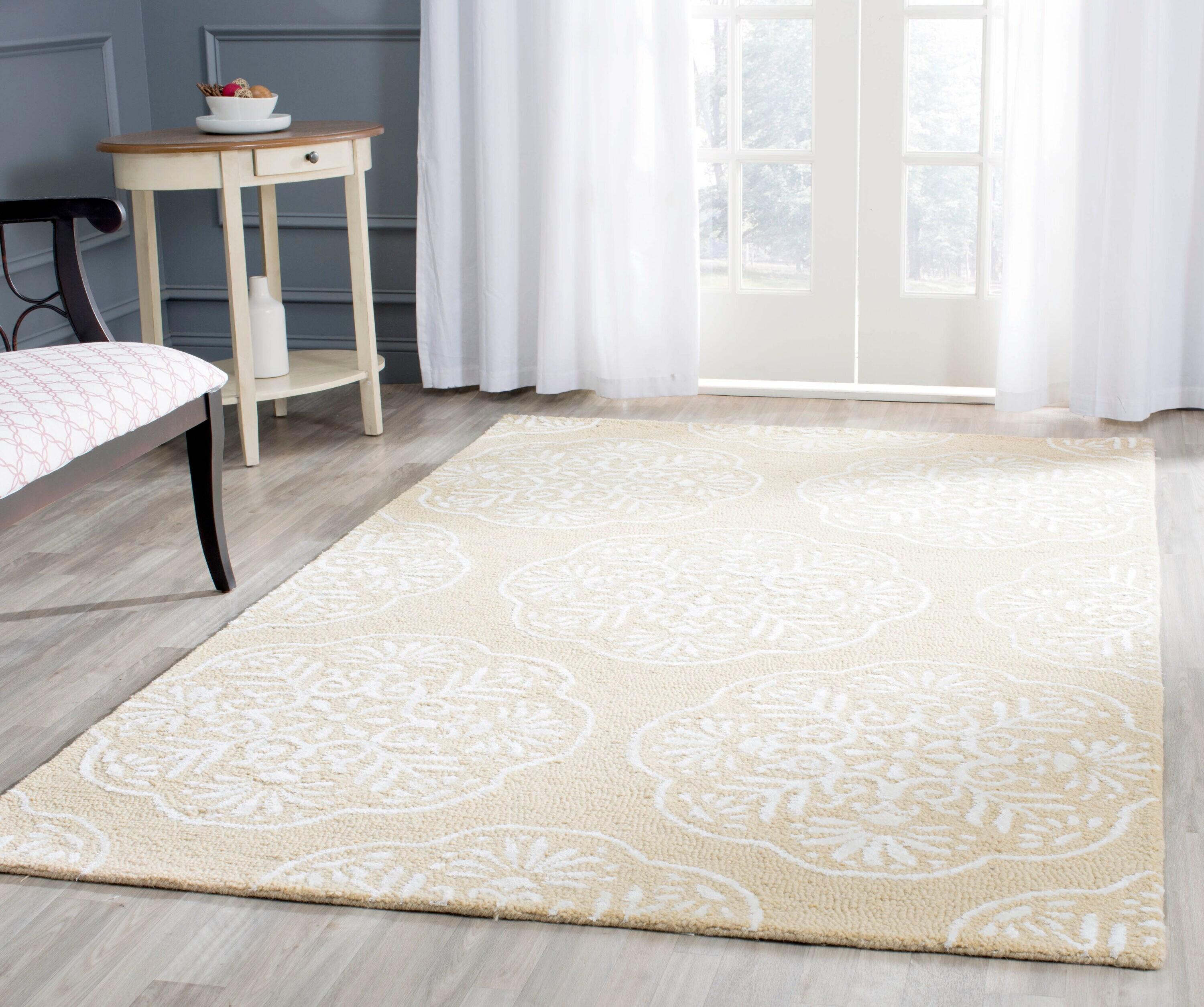 Safavieh Bella Hand Tufted Wool Floral Rug