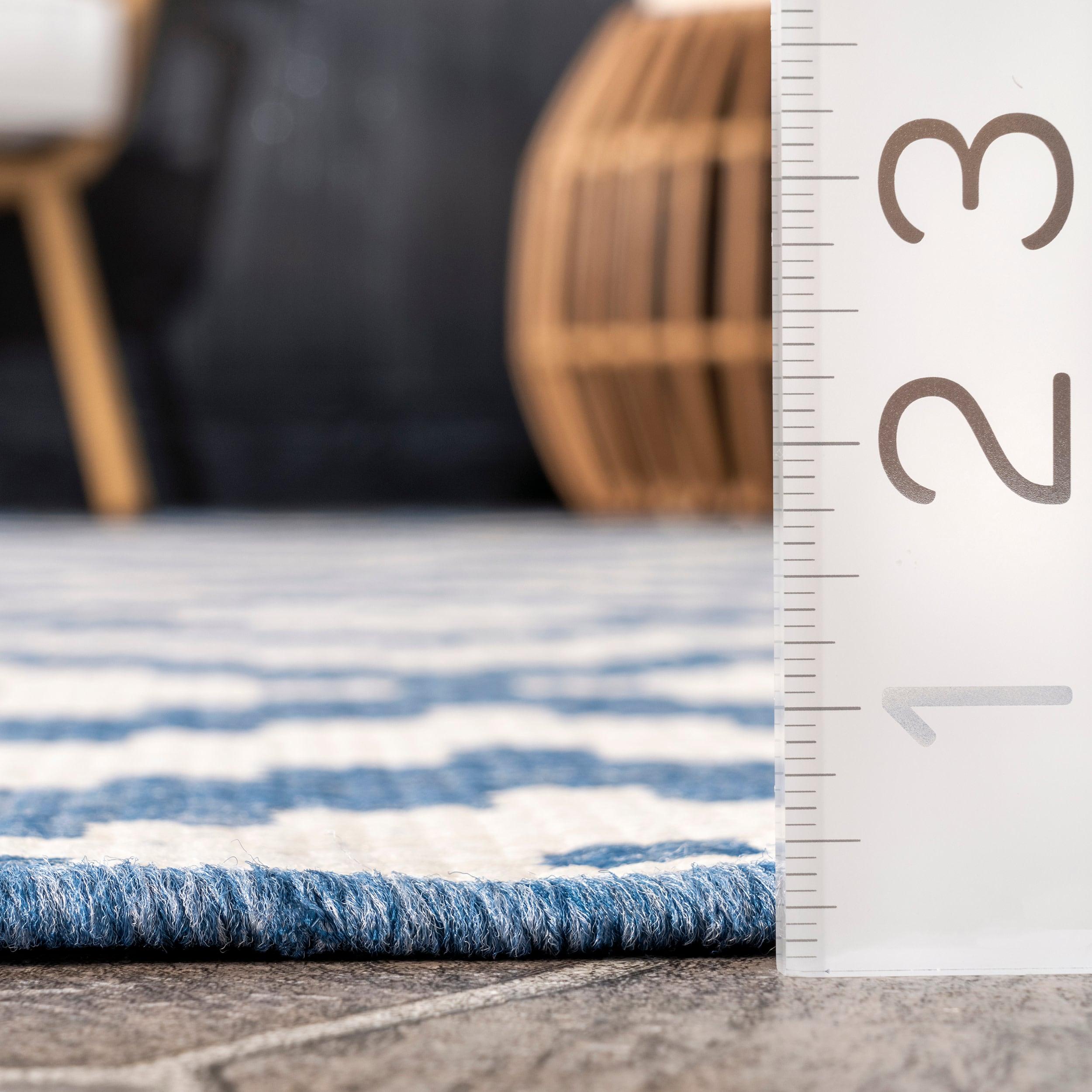 Nuloom Marybelle Geometric Oval 5x8 Indoor/Outdoor Area Rug for Living Room Patio Deck Front Porch Kitchen, Blue/Ivory