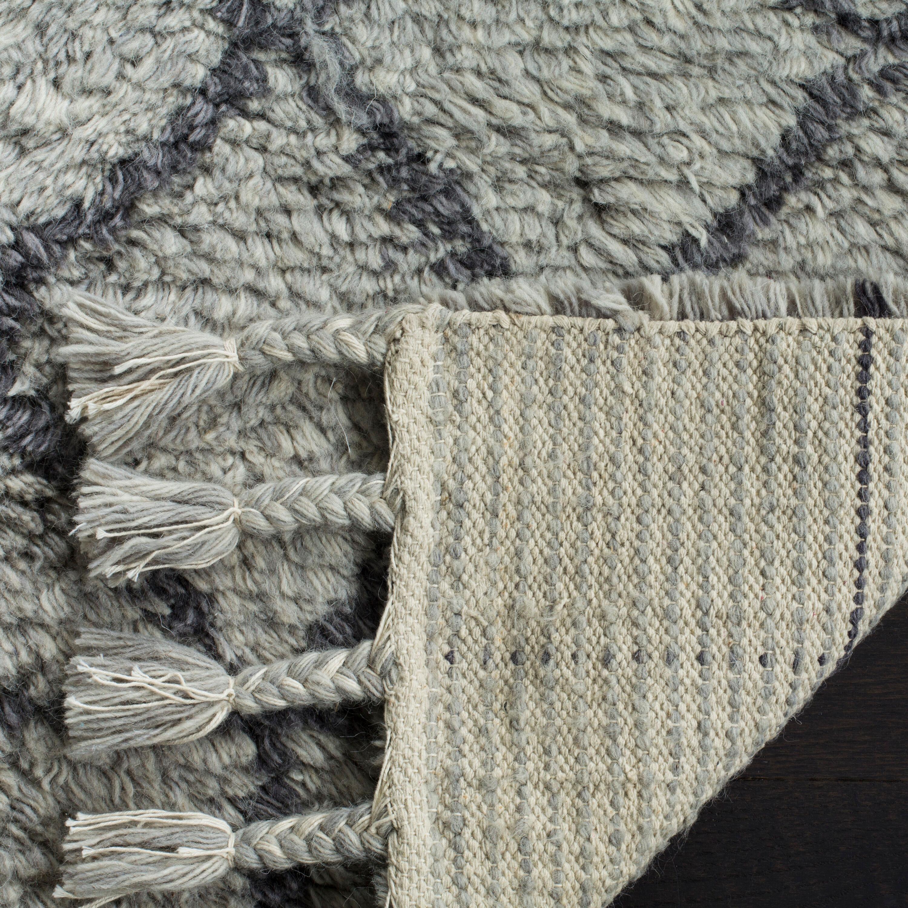 Safavieh Casablanca Contemporary Hand-Knotted Wool Runner Rug-Color:Gray/ Dark Gray,Shape:Large Rectangle,Size:9' x 12'