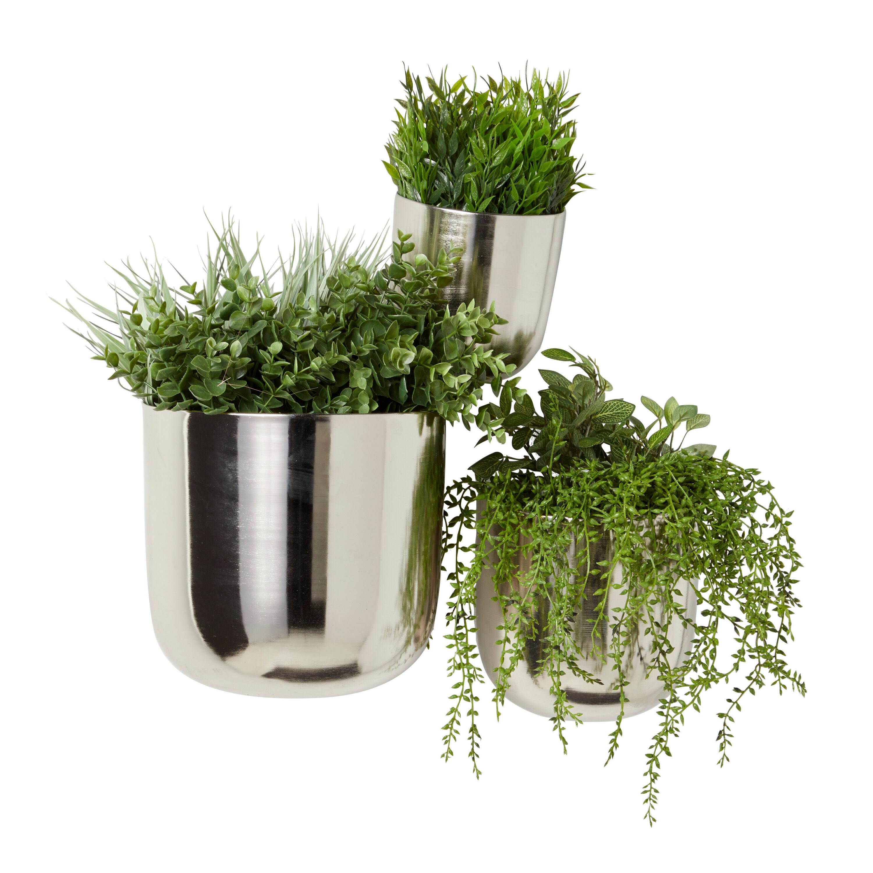 DecMode 9", 7", 6"H Round Silver Metal Indoor Outdoor Floating Wall Planter (3 Count)