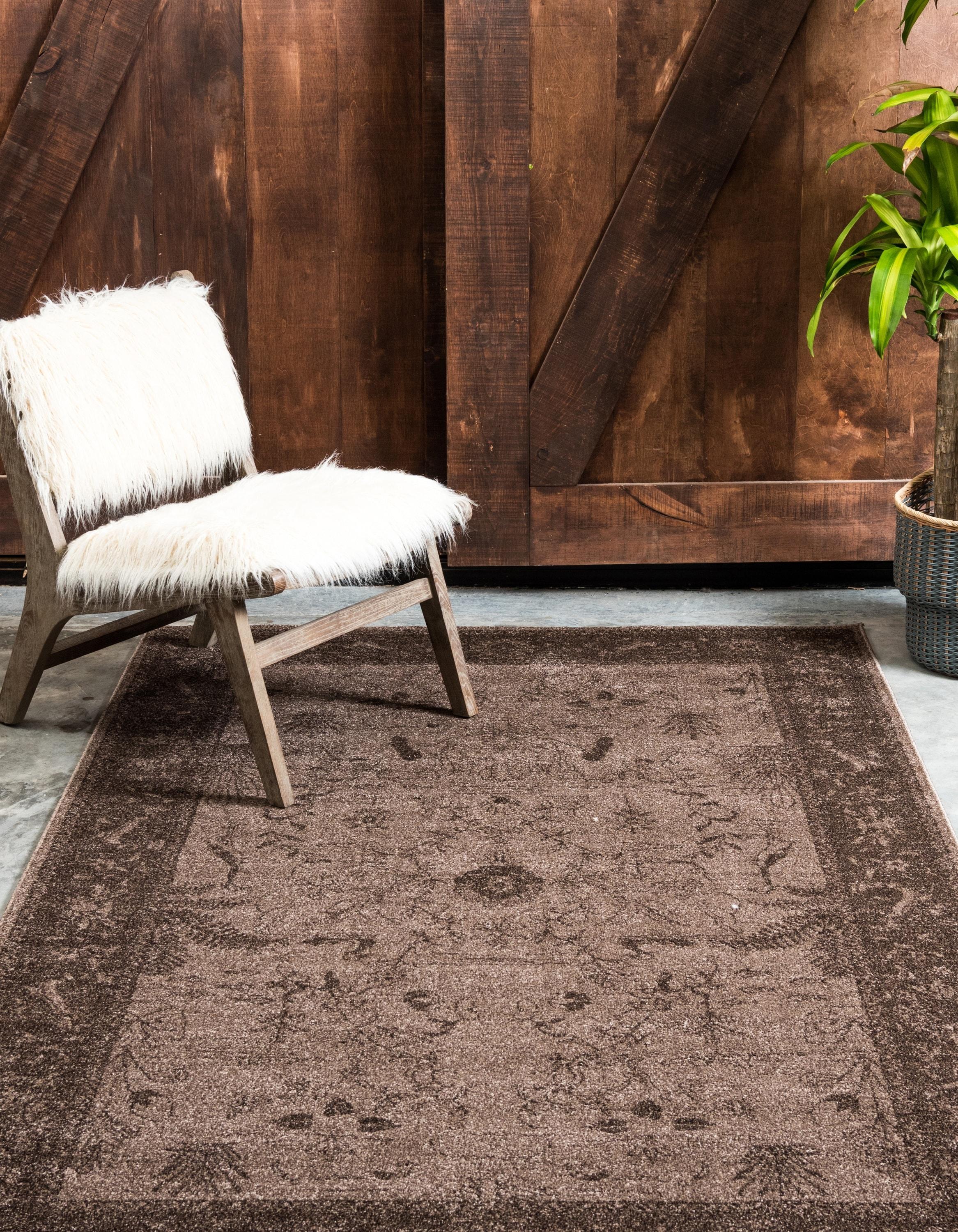 Unique Loom Floral La Jolla 7 x 10 (ft) Loomed Polypropylene Light Brown/Dark Brown Rectangular Indoor Floral/Botanical Area rug