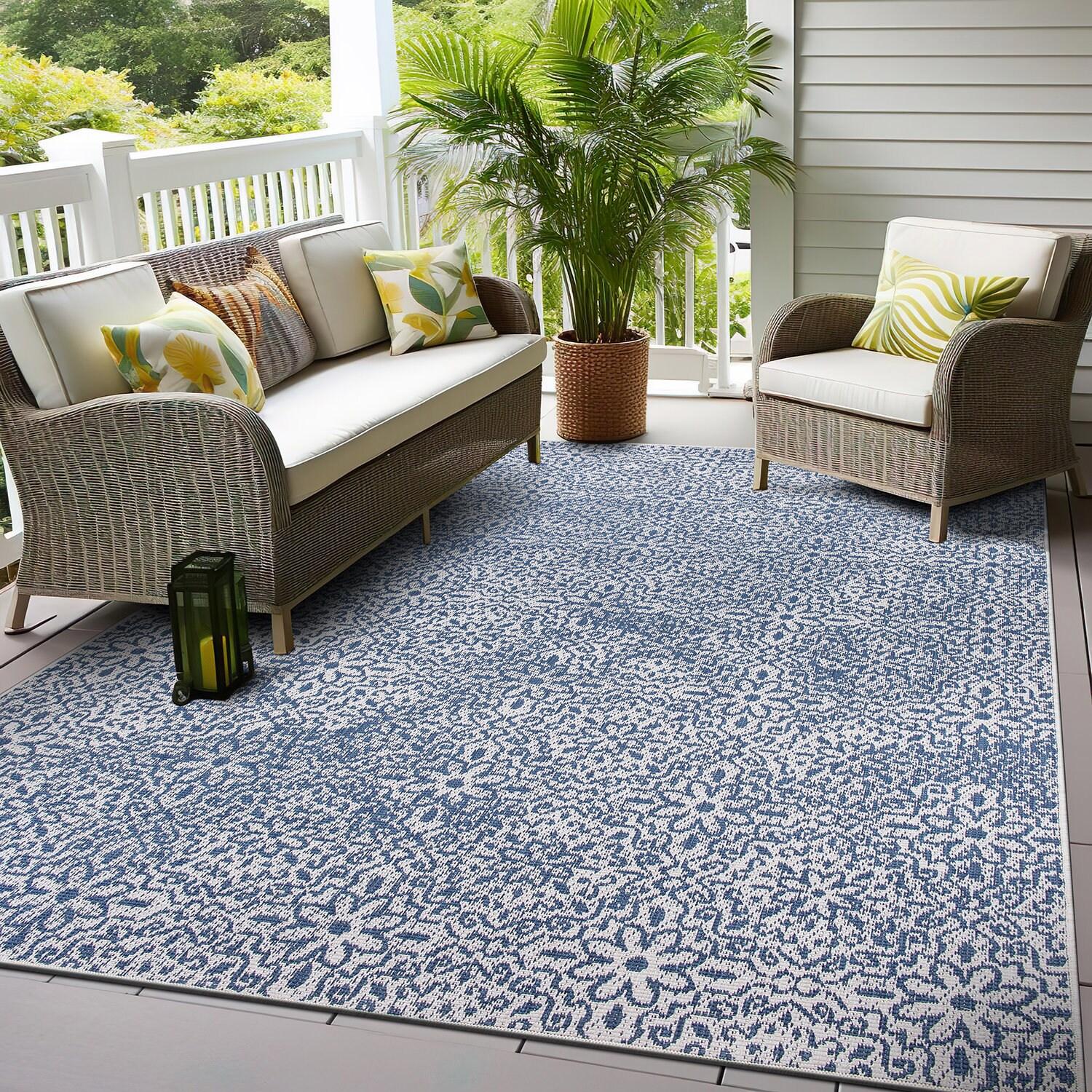 World Rug Gallery Contemporary Flowers Weather Resistant Reversible Indoor/Outdoor Area Rug - Blue 5'x7'