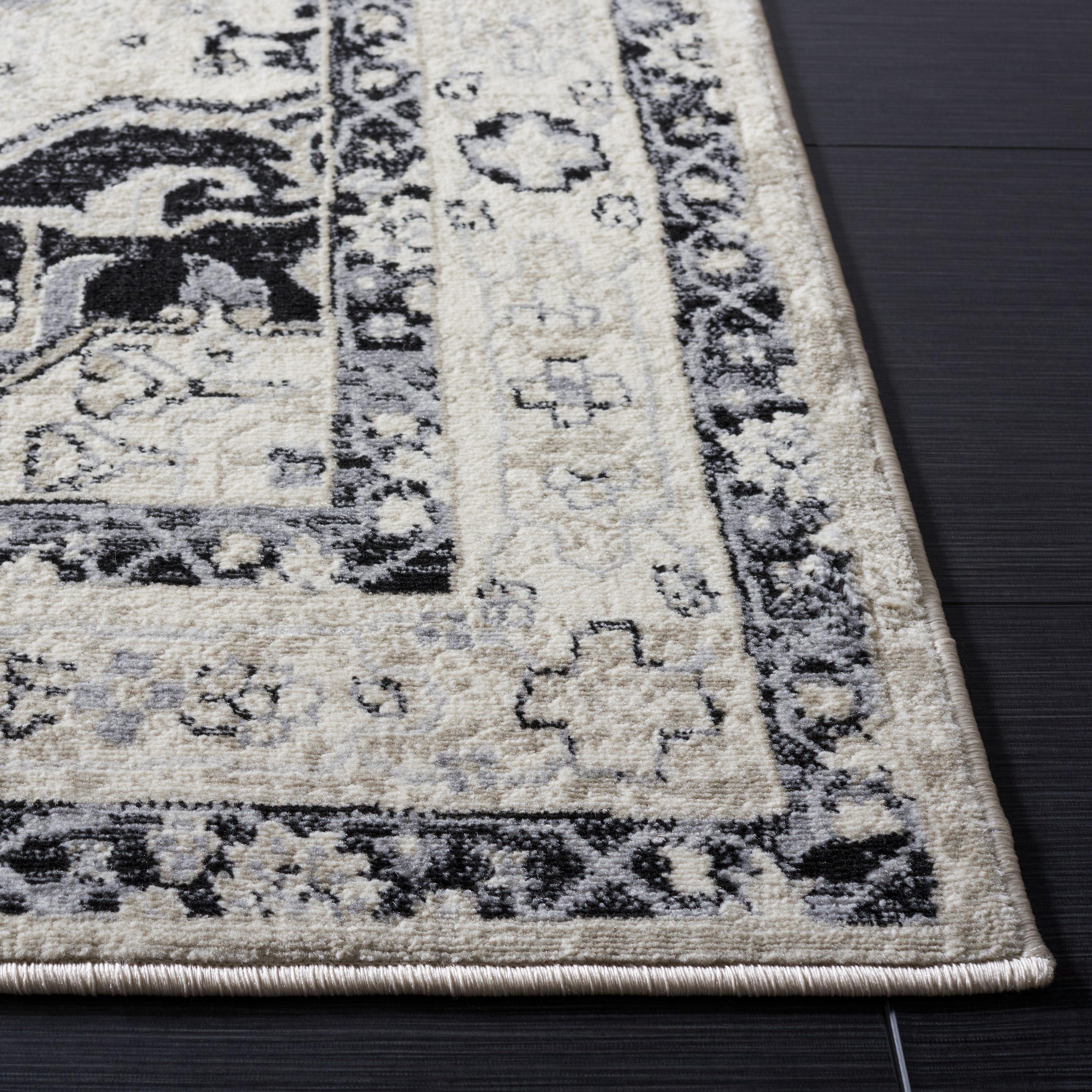 SAFAVIEH Brentwood Ezra Oriental Area Rug, Ivory/Black, 6'7" x 6'7" Square