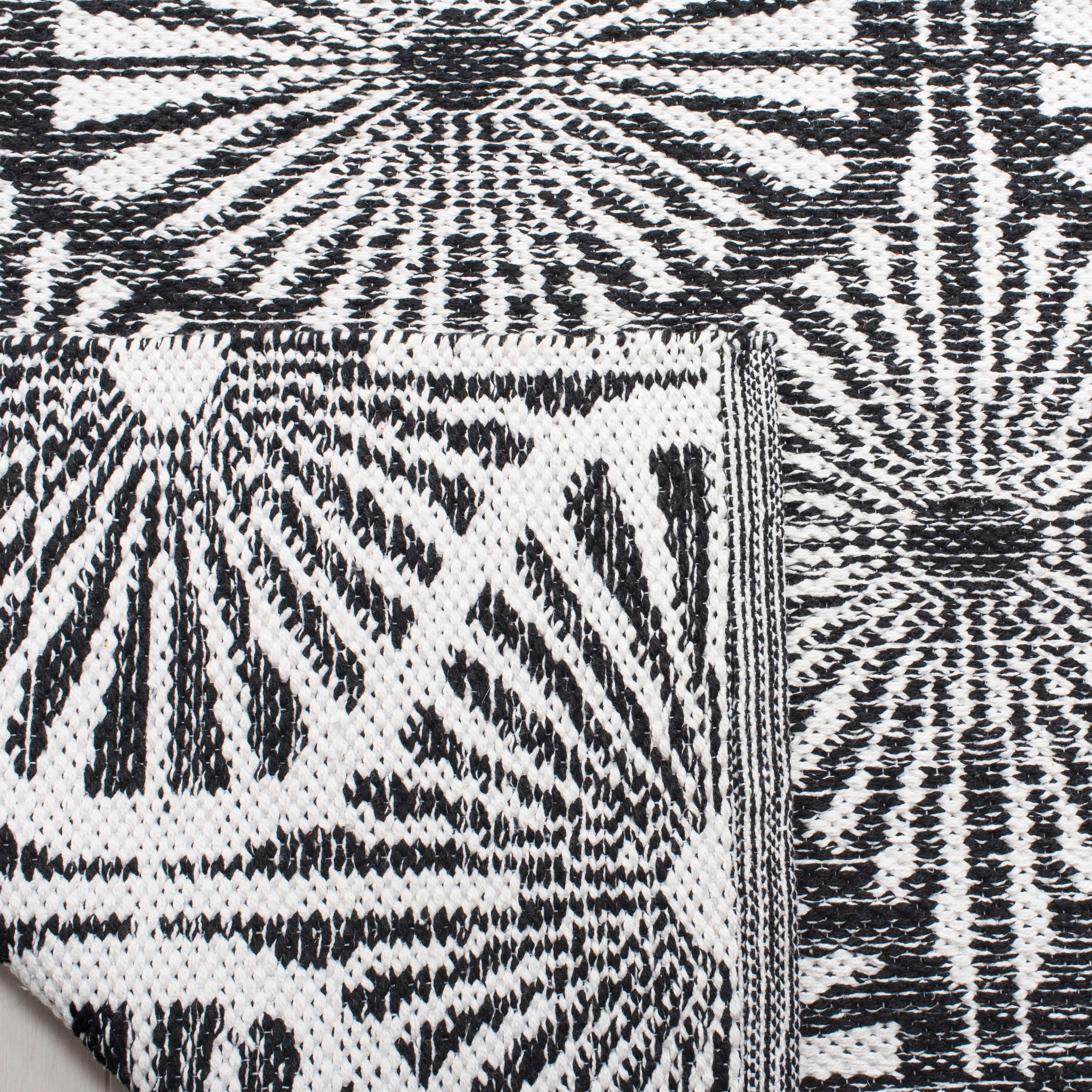 Montauk MTK606 Hand Woven Indoor Accent Rug - Black/Ivory - 3'x5' - Safavieh