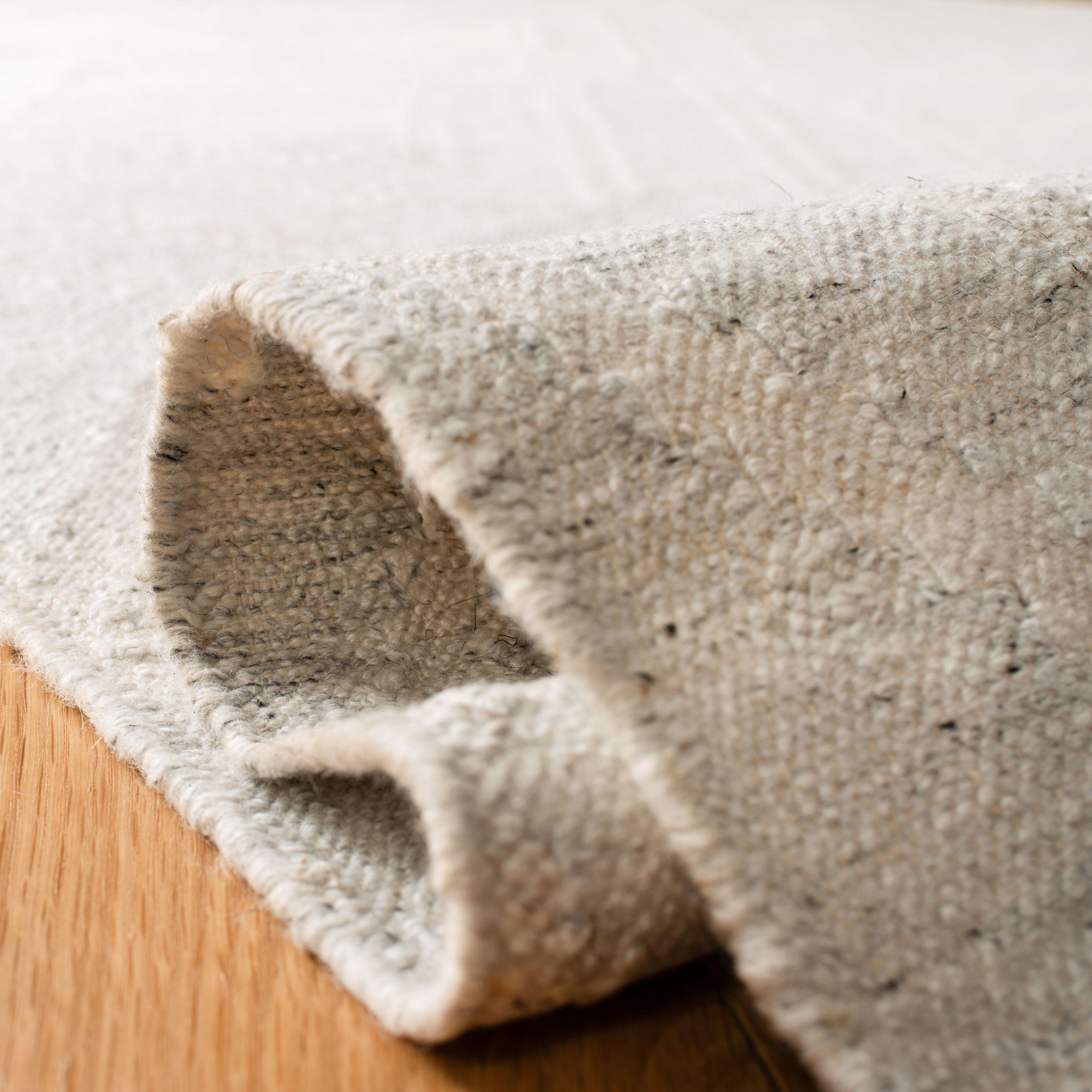 Kilim KLM516 Hand Woven Area Rug - Ivory/Ivory - 4'x6' - Safavieh.