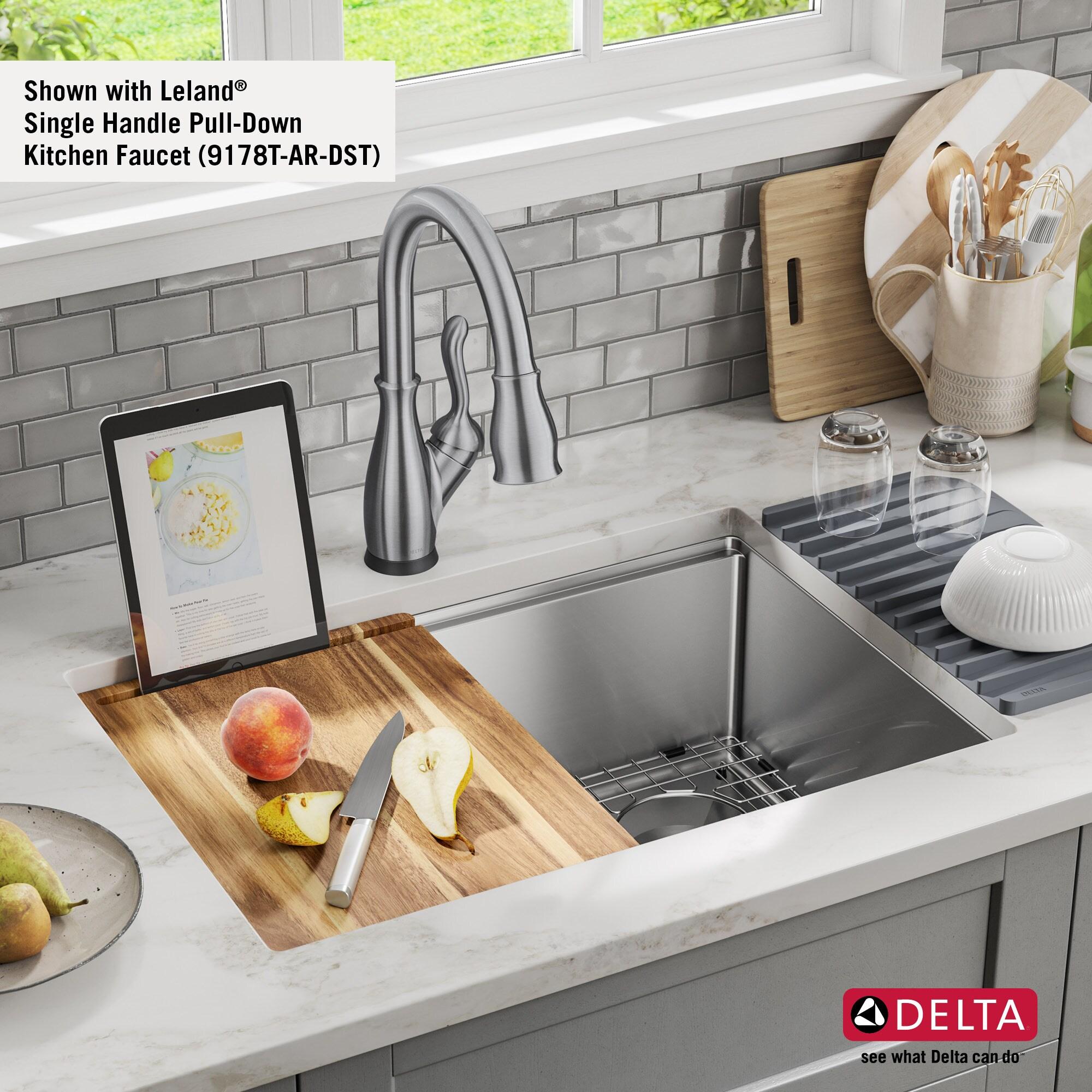 Delta Lorelai Workstation Kitchen Sink Undermount Stainless Steel Single Bowl with WorkFlow™ Ledge