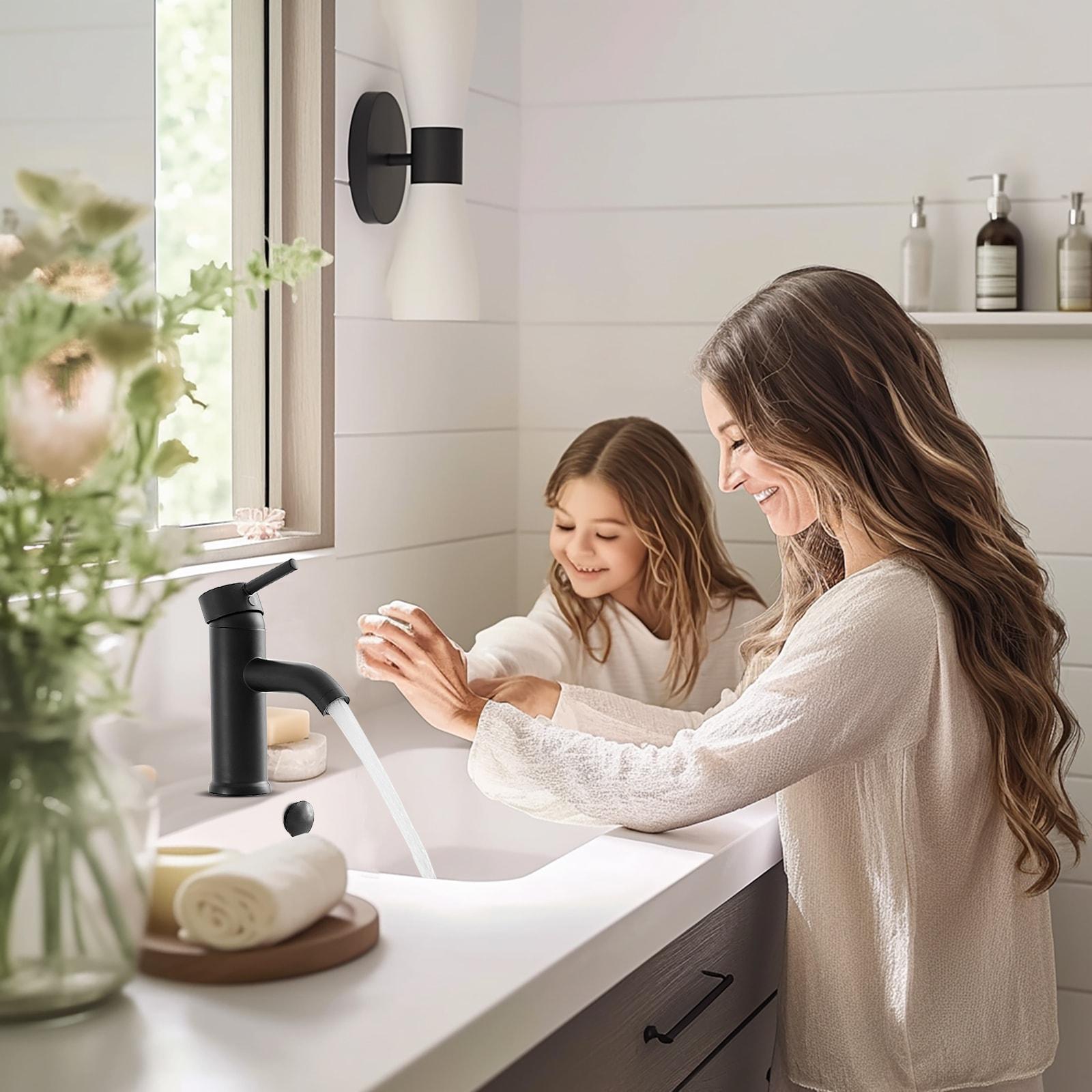 Single-Hole Single-handle Bathroom Faucet with Drain Assembly