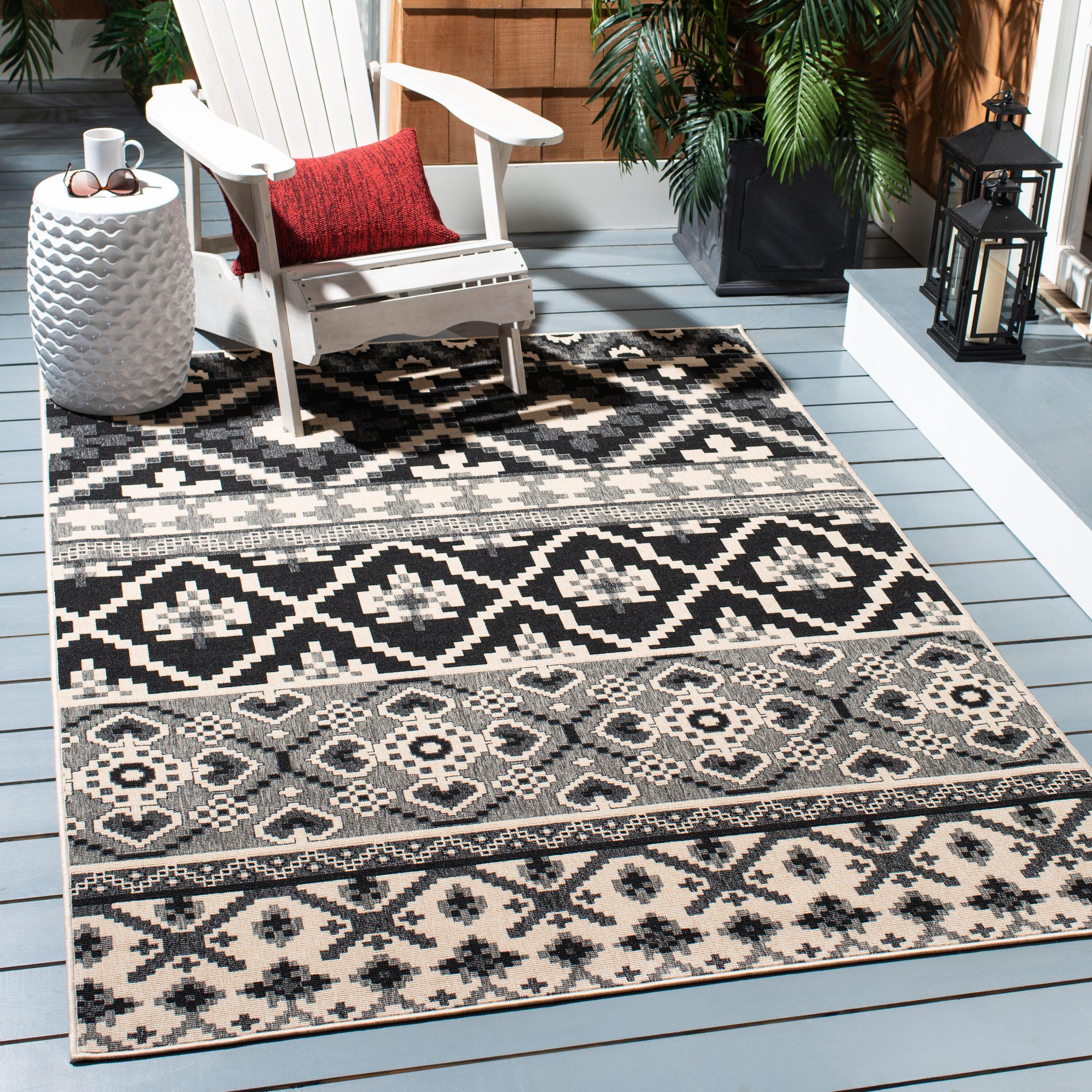 Veranda VER097 Power Loomed Indoor/Outdoor Accent Rug - Black/Beige - 2'7"x5' - Safavieh.