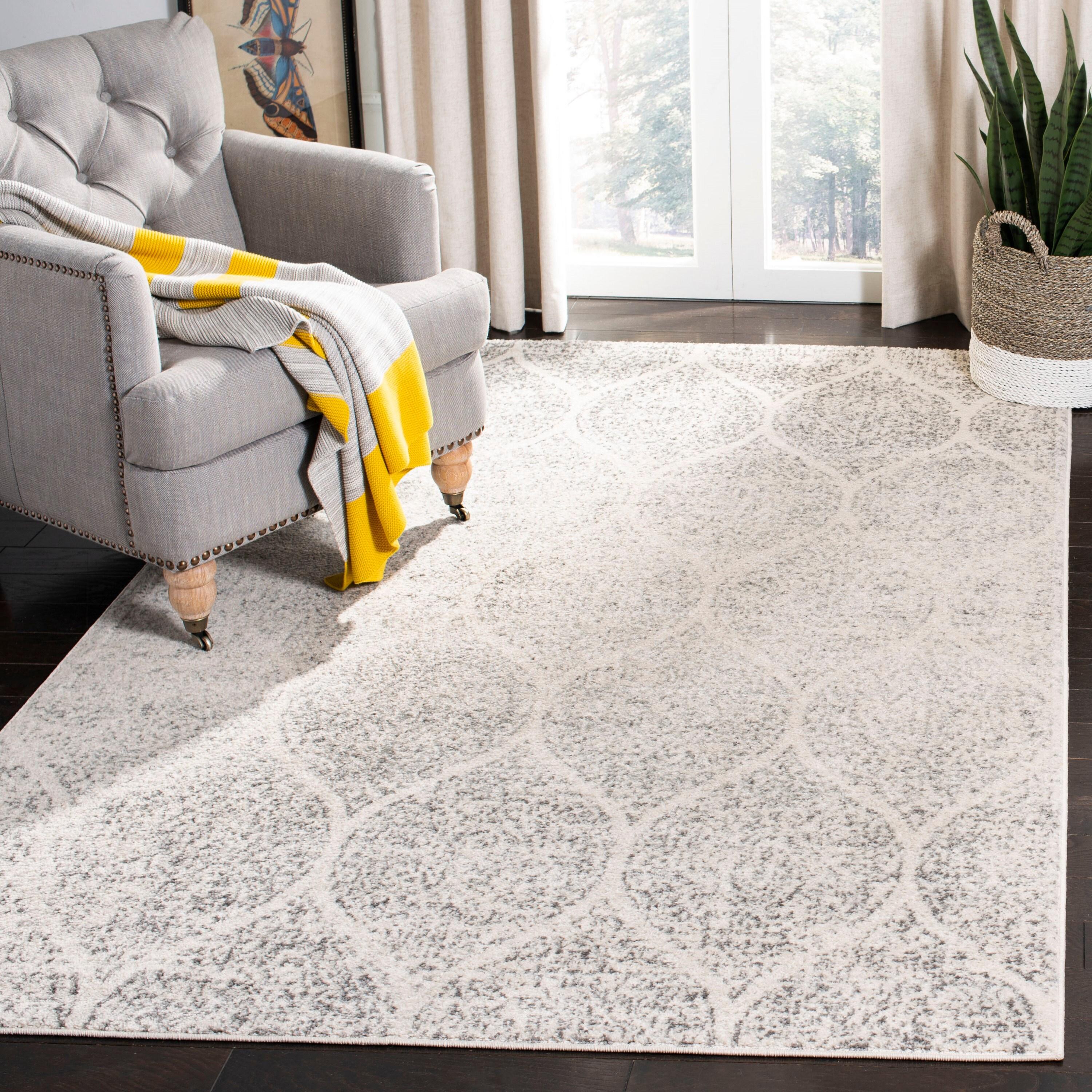 Madison MAD604 Power Loomed Area Rug - Ivory/Silver - 4'x6' - Safavieh.