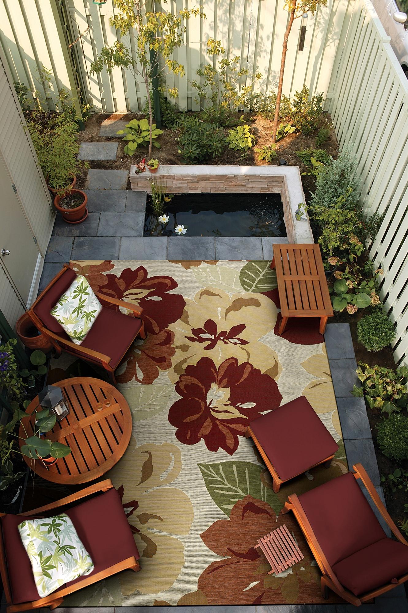 Dolce Novella Rose Bud Floral Synthetic Area Rug - 2'3" x 3'11"