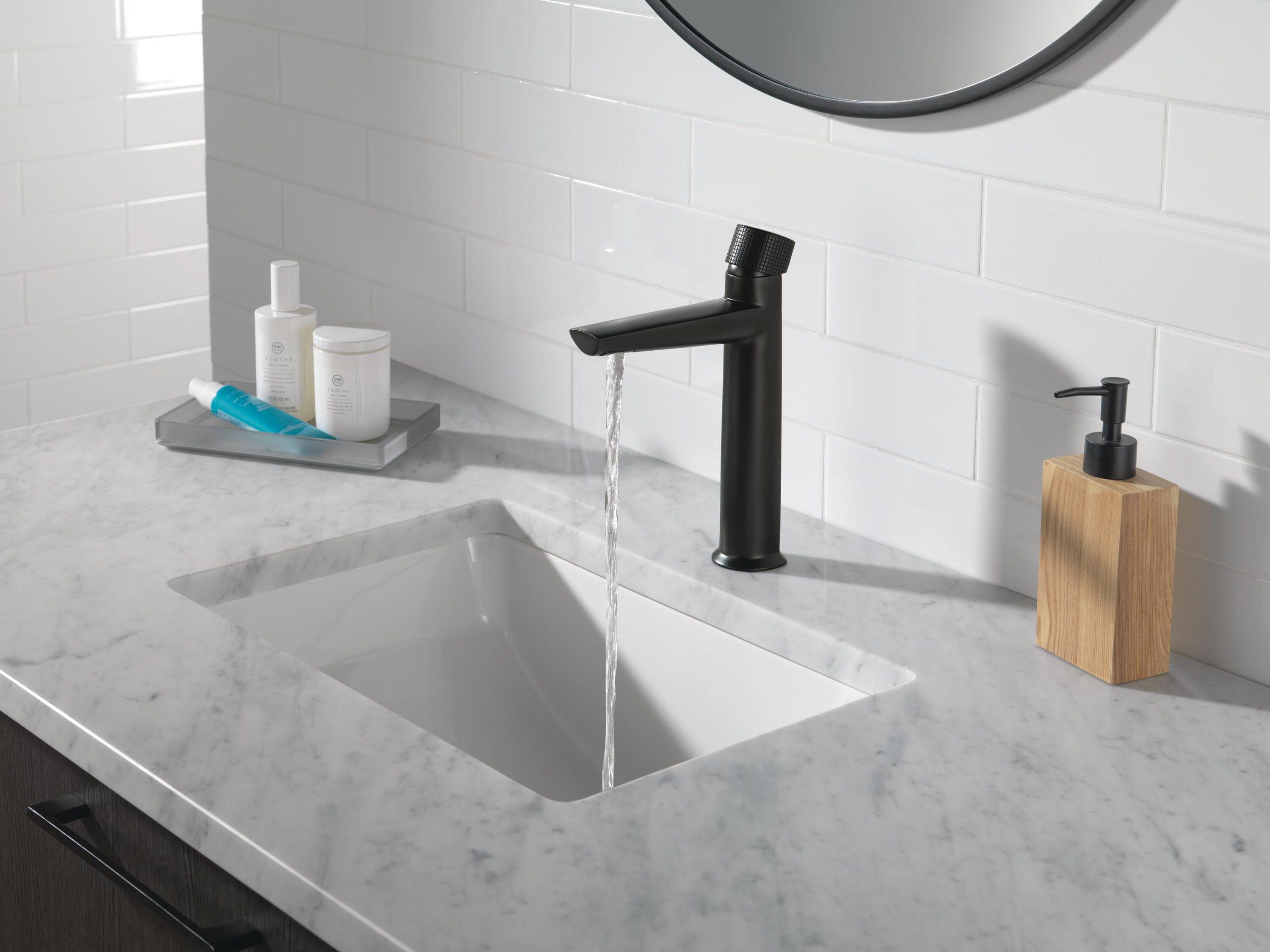 Galeon Single Hole Bathroom Faucet with Drain Assembly