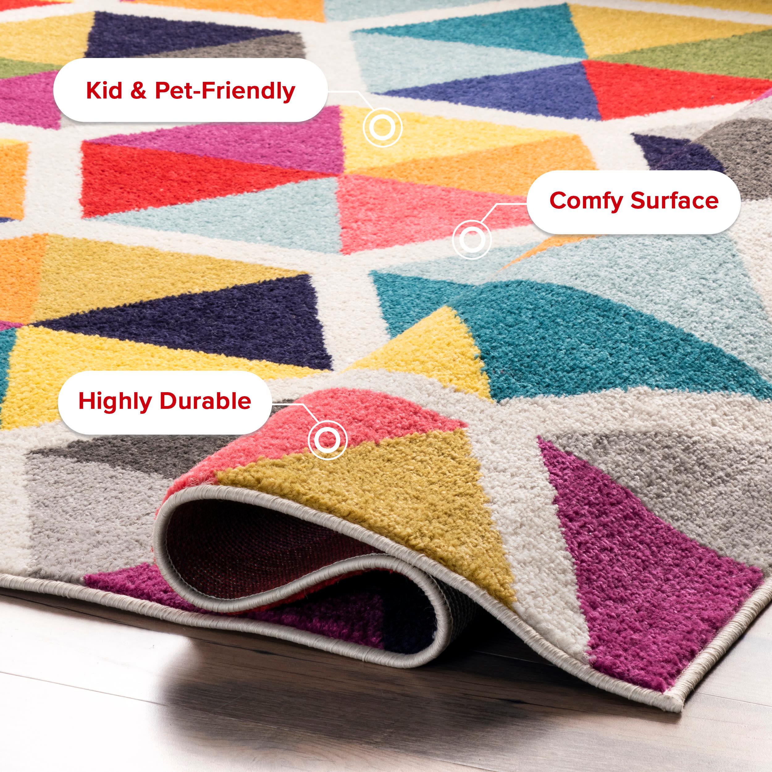 6'7"x9' Maris Triangles Area Rug Off White - nuLOOM
