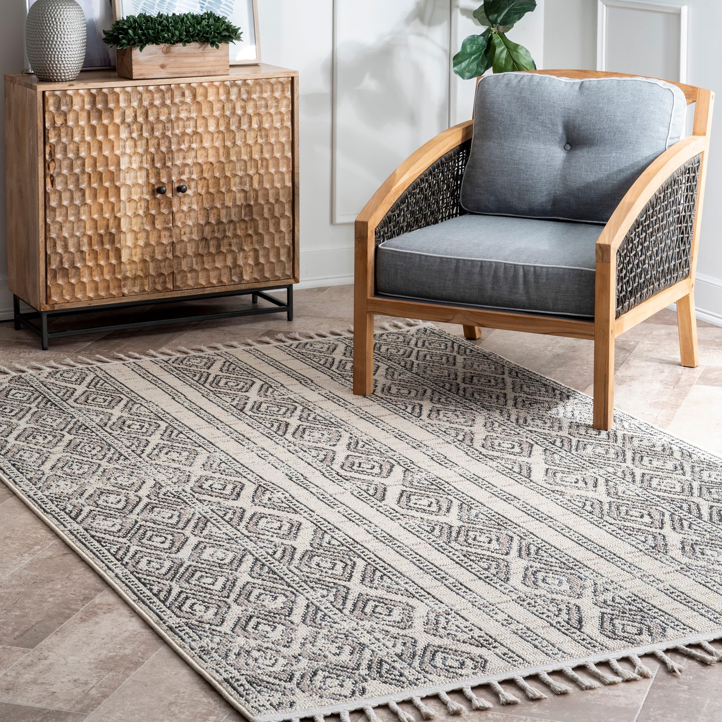 Nuloom Chenoa Striped Global Tassel Indoor Area Rug, 4' x 6', Ivory