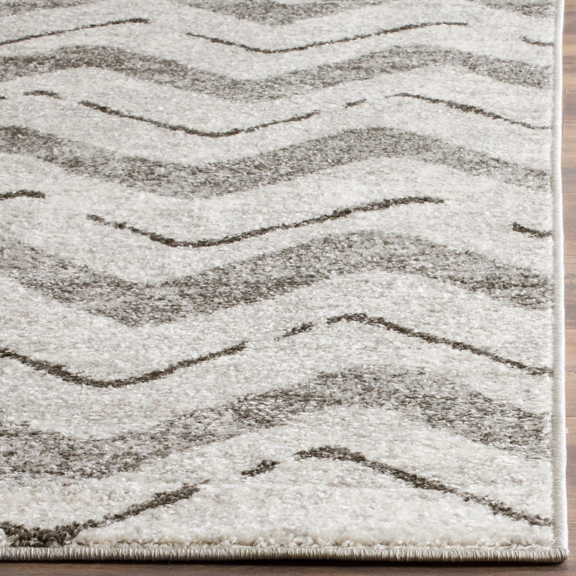 Adirondack ADR121 Power Loomed Area Rug - Silver/Charcoal - 4'x6' - Safavieh.