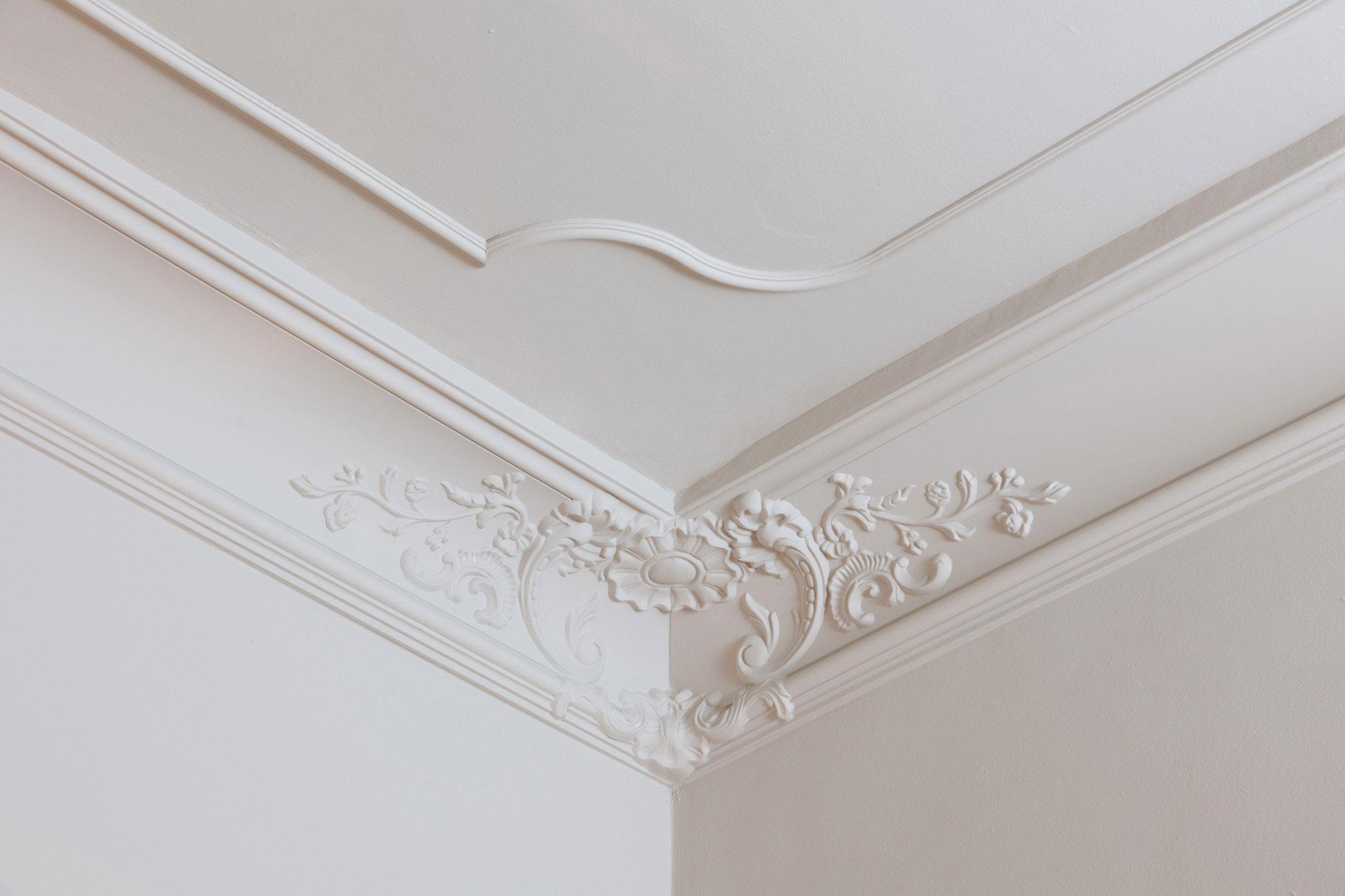 Orac Decor 7-1/4 in x 7-1/4 in x 78-3/4 in Primed White High Density Polyurethane Crown Moulding