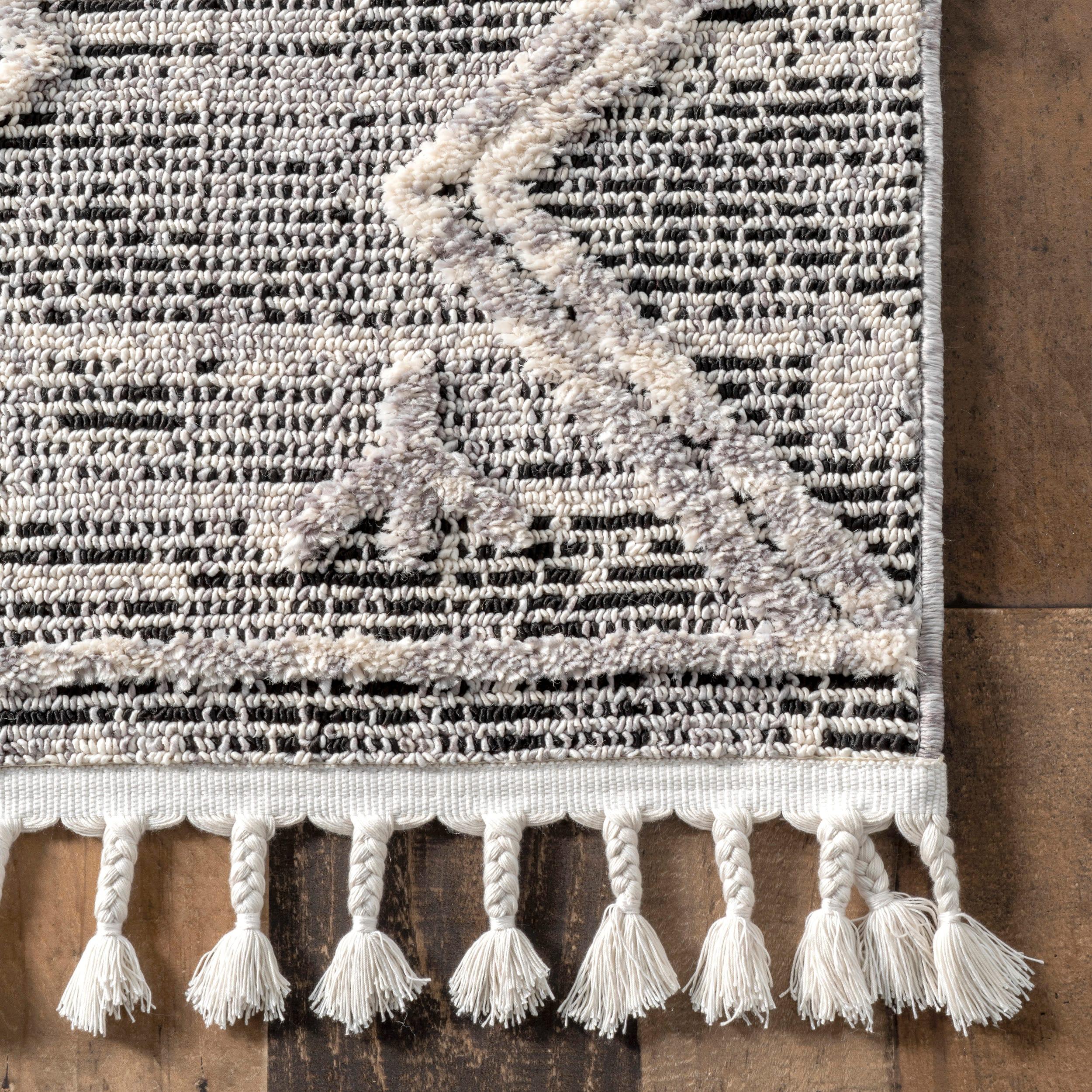 Nuloom Roxy Textured Diamond Tassel Indoor Area Rug, Gray, 3'x5'