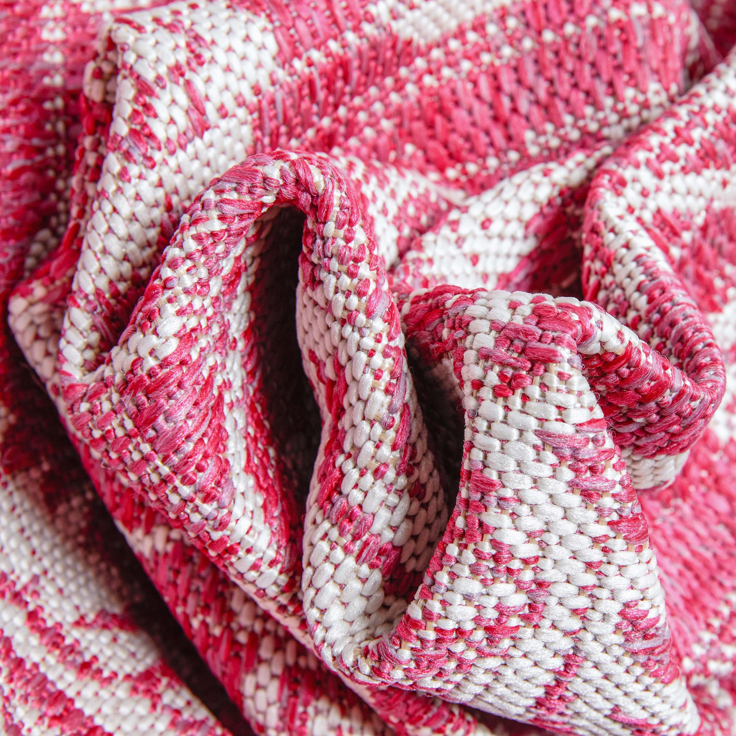 Lia Delphi Persian Oriental Fuchsia Indoor/Outdoor Area Rug