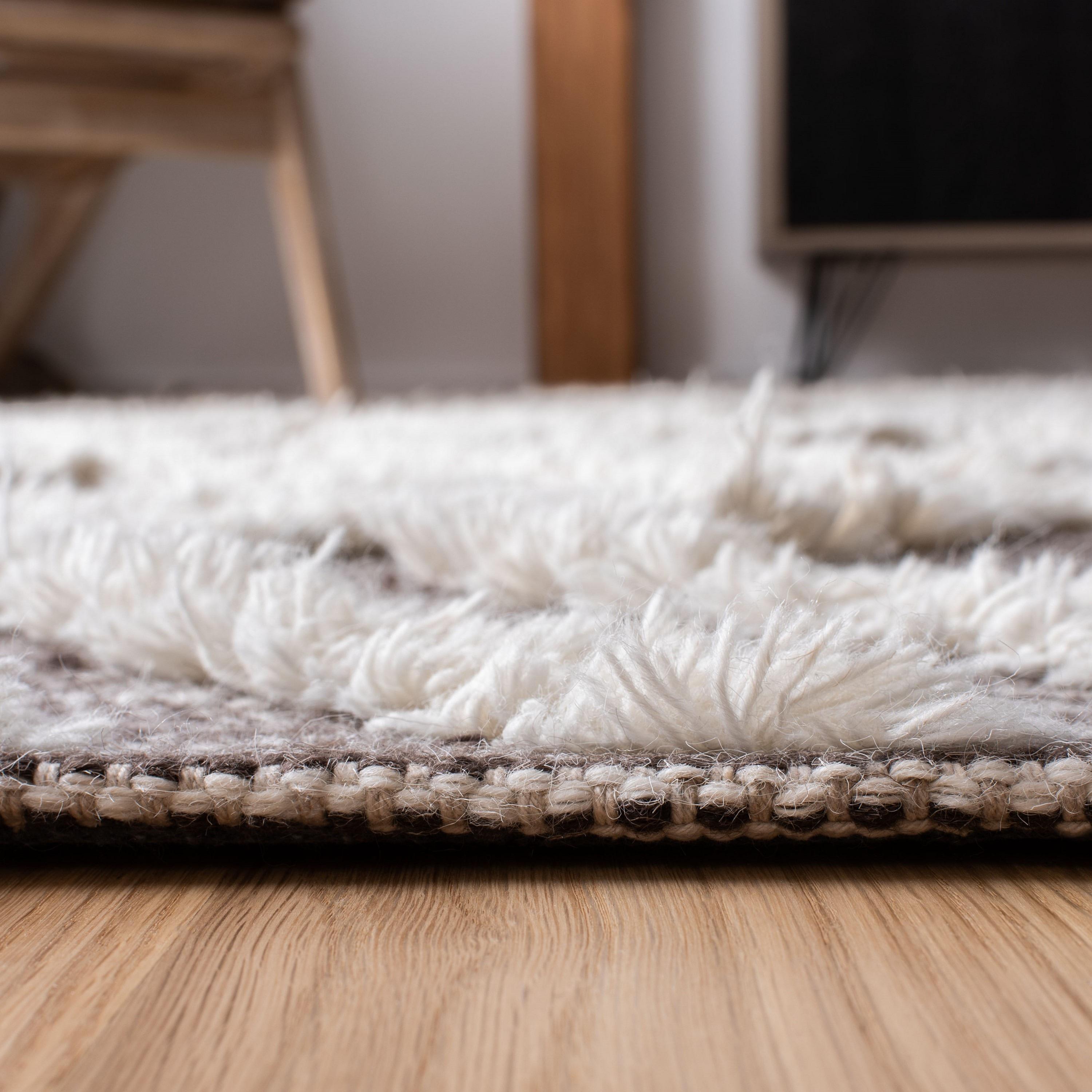 Kenya KNY331 Hand Tufted Runner Rug - Brown/Ivory - 2'3"x8' - Safavieh.