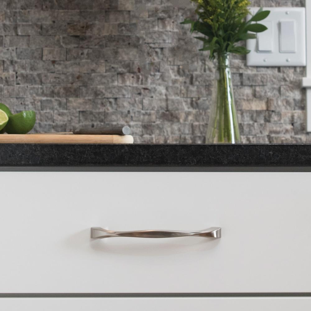 Hickory Hardware 1 Pack Solid Core Kitchen Cabinet Pulls, Luxury Cabinet Handles, Hardware for Doors & Dresser Drawers, 5-1/16 Inch (128mm) Hole Center, Polished Nickel, Twist Collection