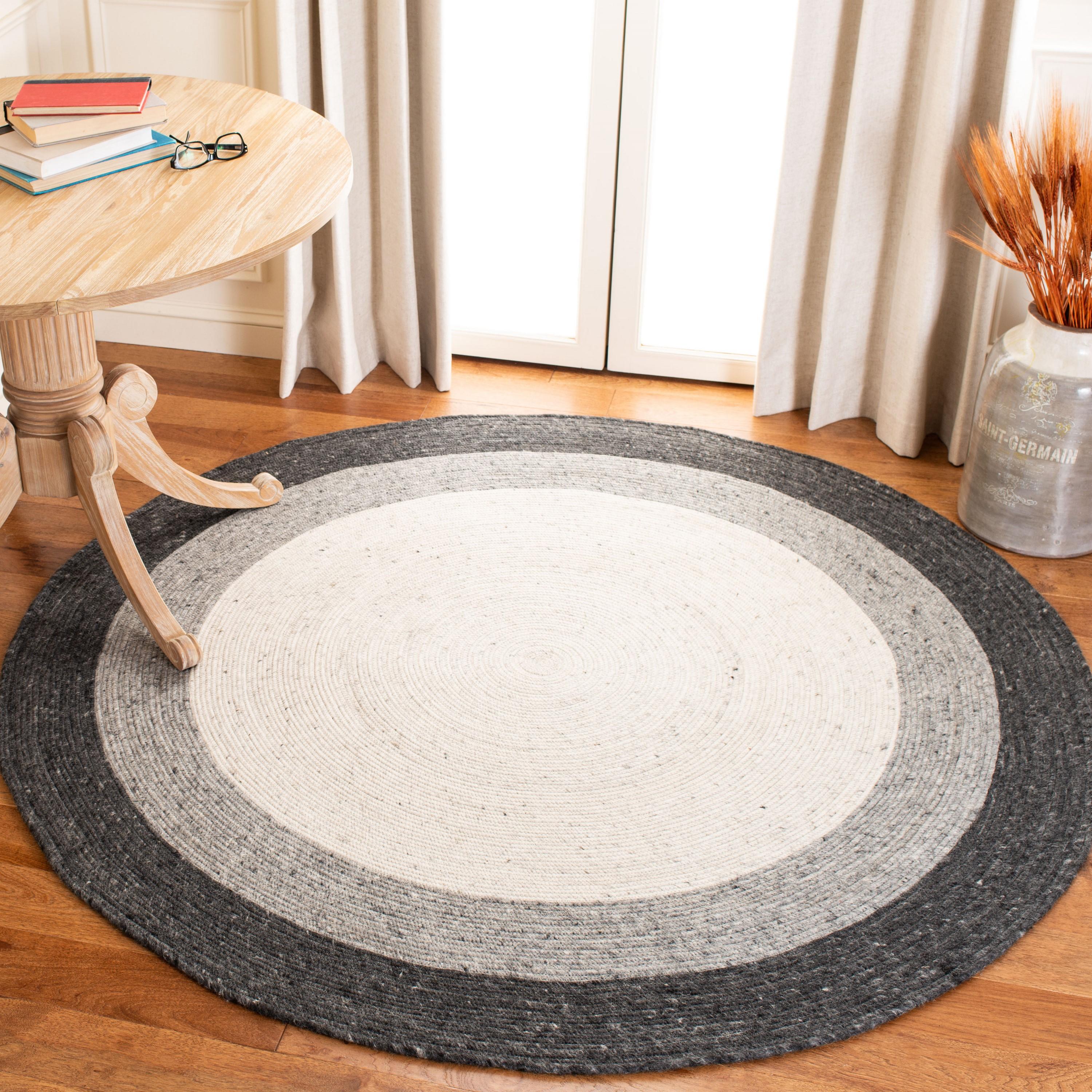 Braided BRD903 Hand Woven Indoor Area Rug - Grey/Ivory - 5' Round - Safavieh