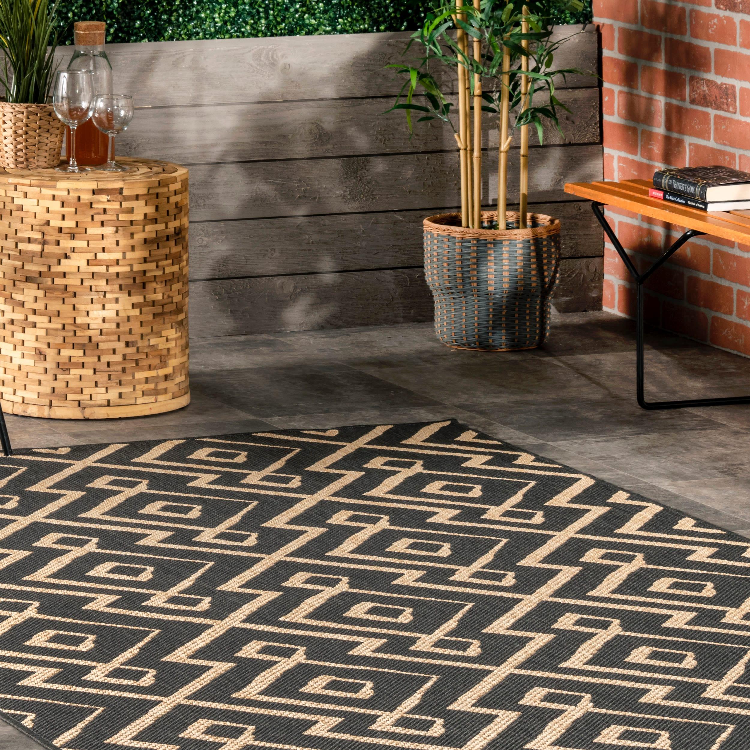 Nuloom Sammi Trellis 5x8 Indoor/Outdoor Area Rug for Living Room Patio Deck Front Porch Kitchen, Charcoal/Ivory