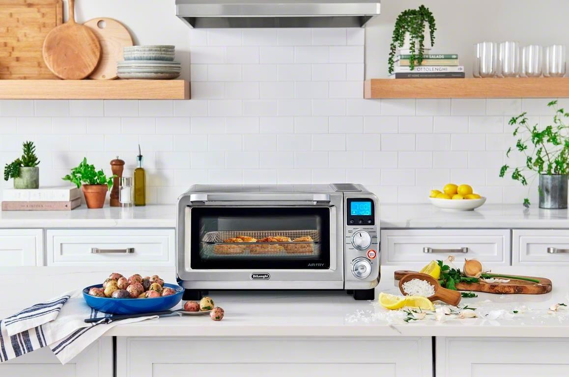 De'Longhi Air Fry Oven, Premium 9-in-1 Digital Air Fry Convection Toaster Oven