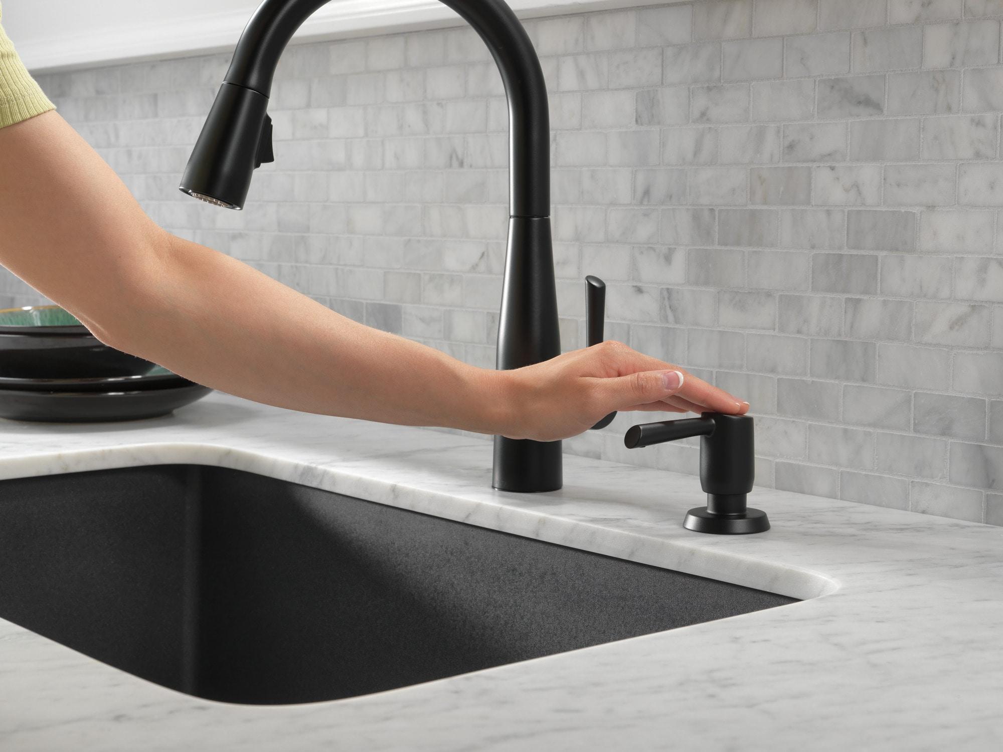 Essa Pull Down Single Handle Kitchen Faucet with MagnaTite® and Diamond Seal Technology