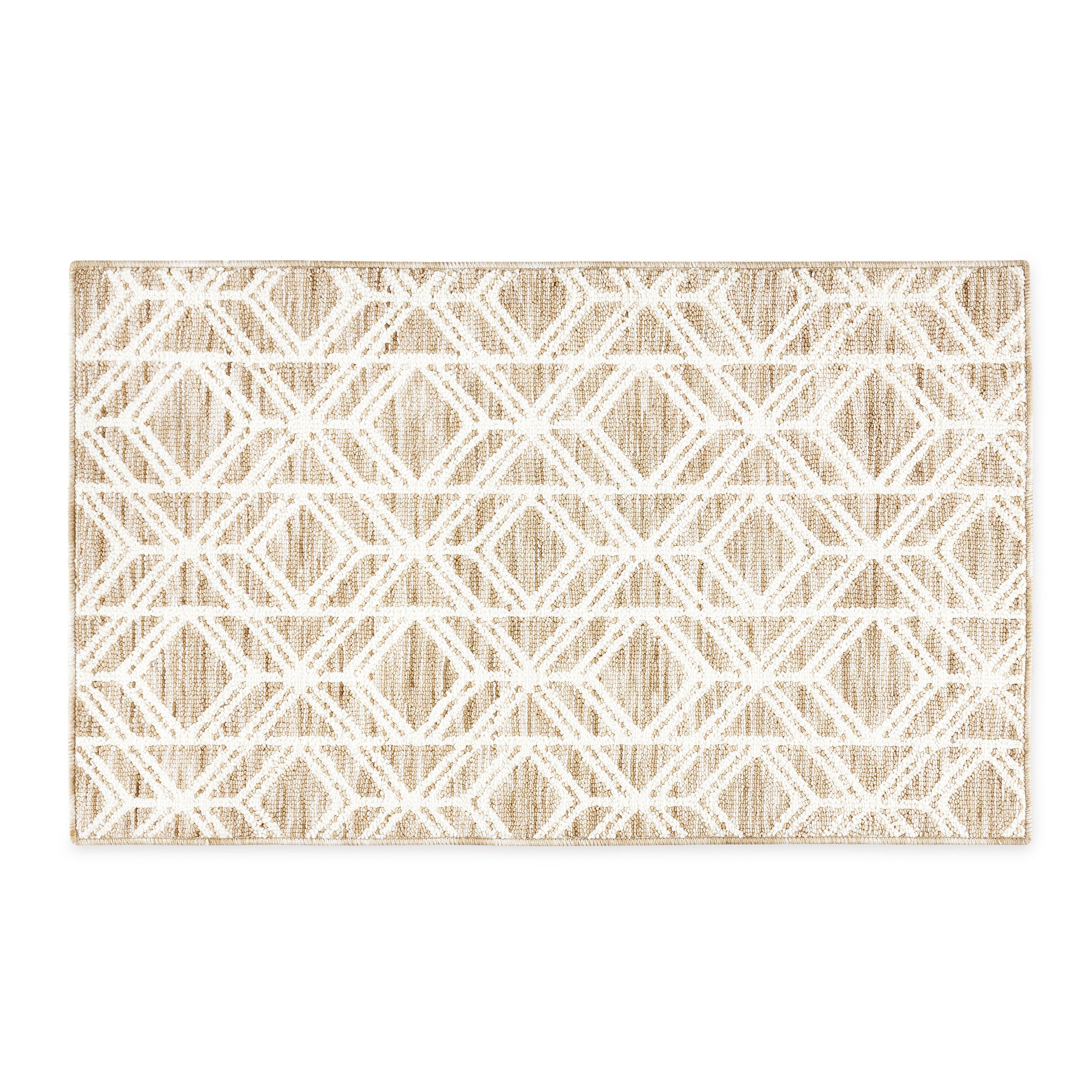 Town & Country Living TOWN & COUNTRY EVERYDAY Walker Modern Diamond Everwash Non-Slip Backing Kitchen Mat