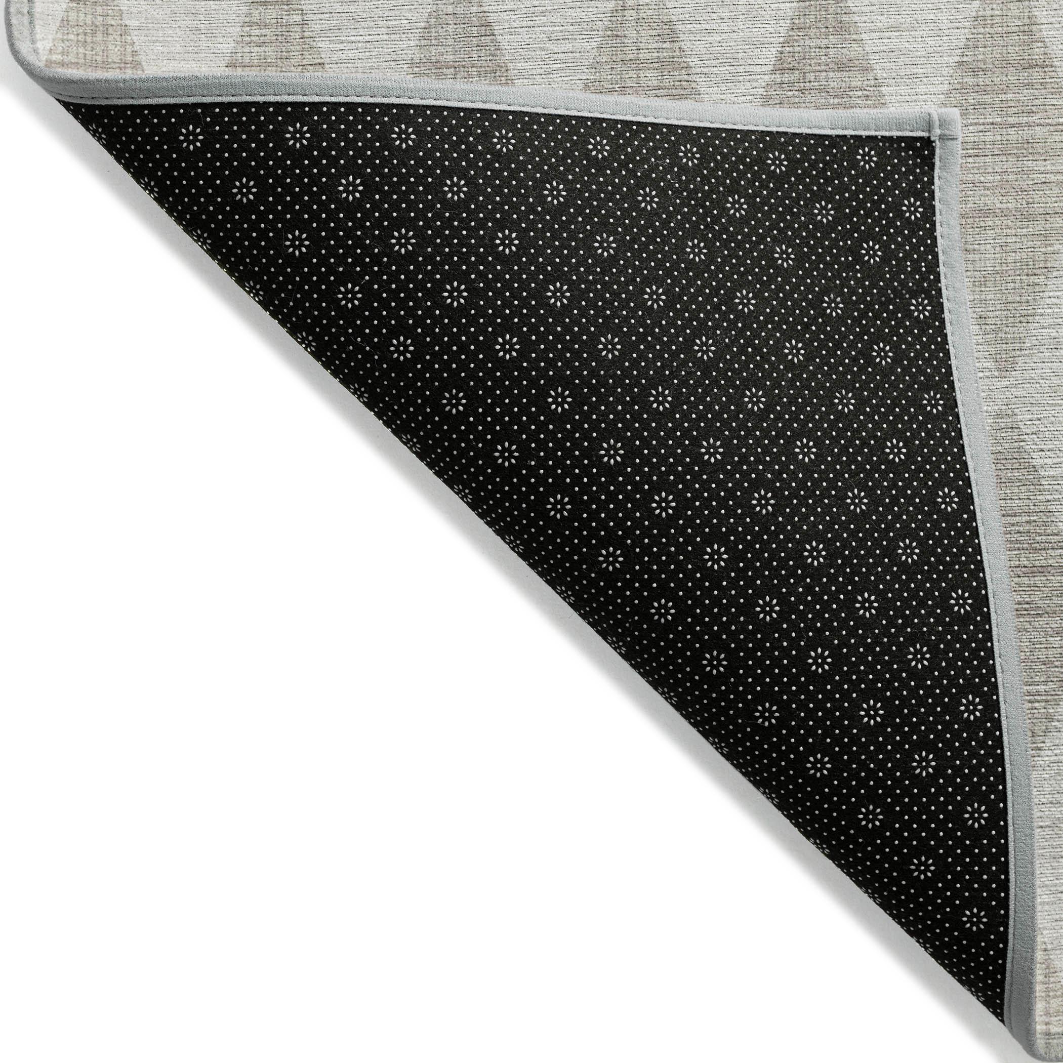 Addison Rugs Chantille Indoor/Outdoor Transitional Diamonds Beige Washable Rectangle Rug, 1'8" x 2'6"