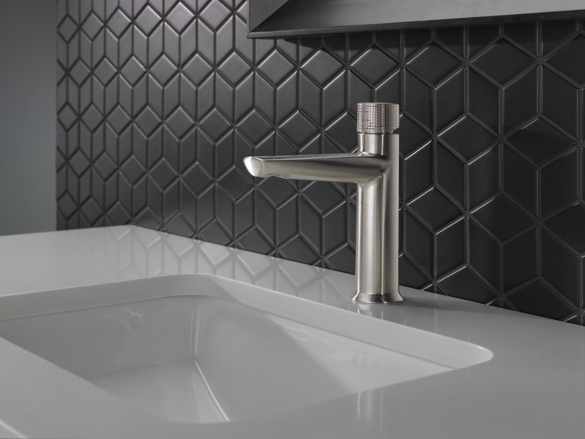Galeon Single Hole Bathroom Faucet with Drain Assembly