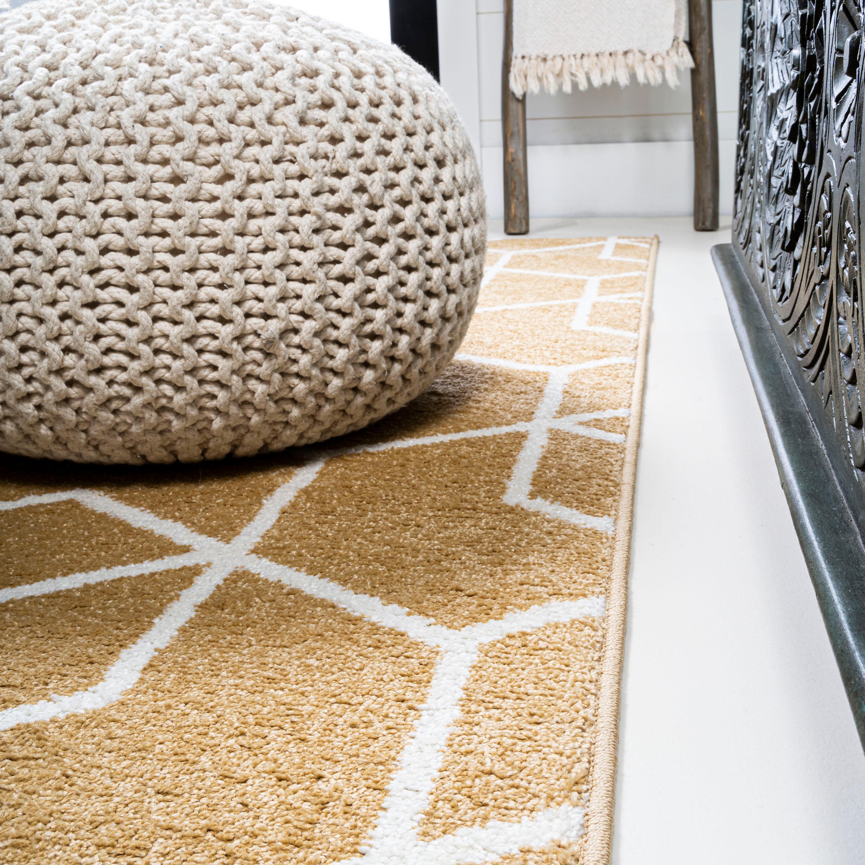 8'x10' Tumbling Blocks Modern Geometric Area Rug, Gold/White - JONATHAN Y