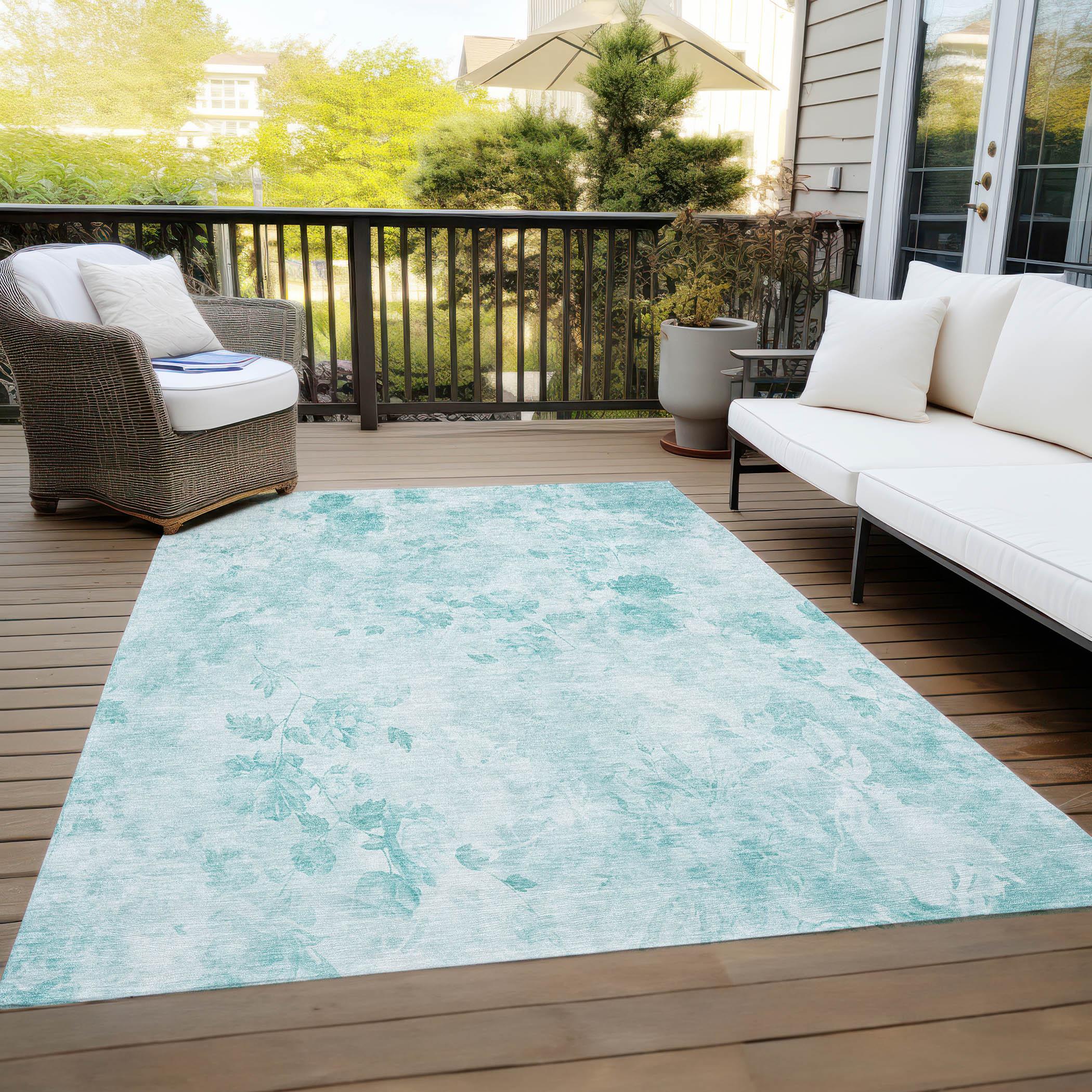 Aqua Floral Synthetic Indoor/Outdoor Washable Area Rug 2'6" x 3'10"