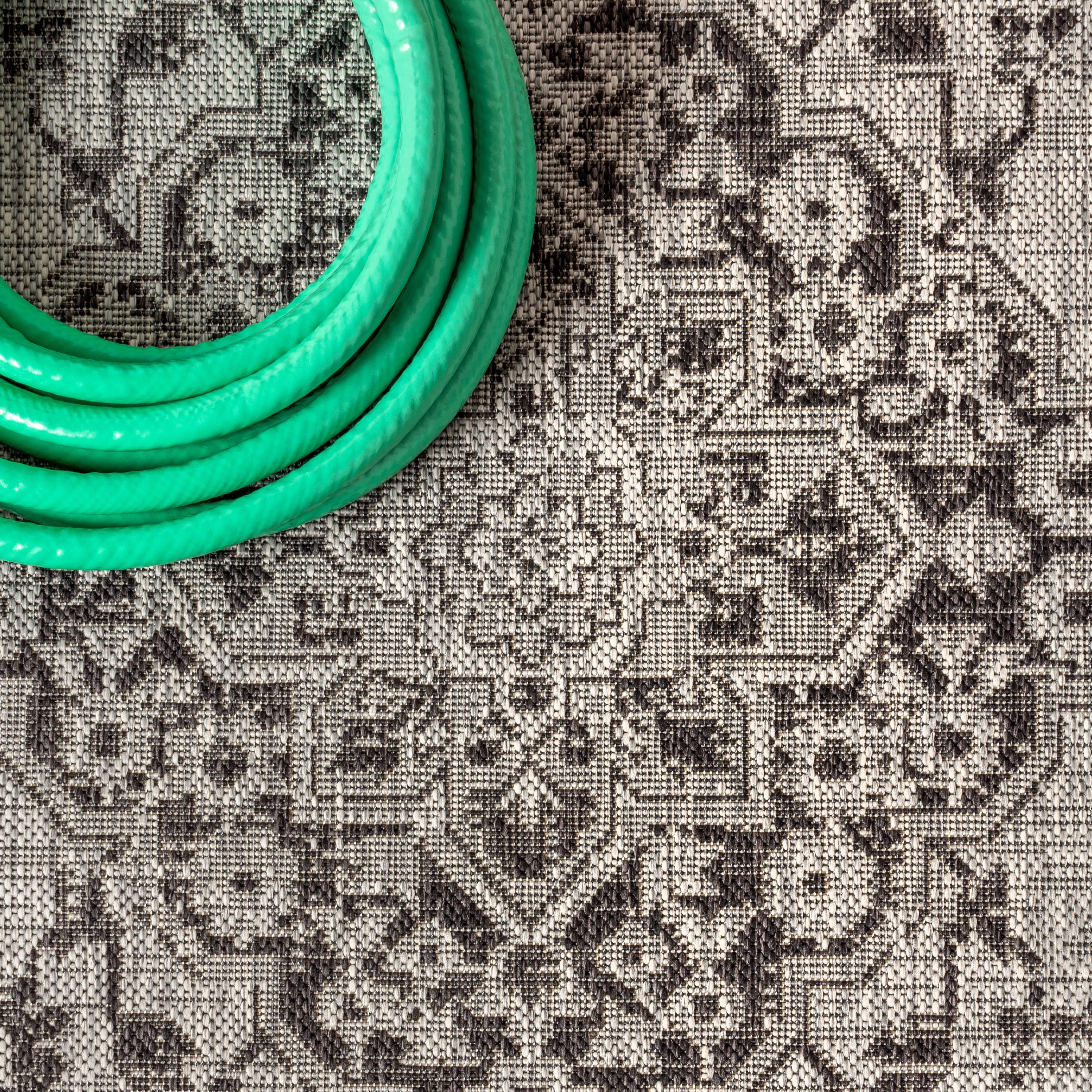 4'x6' Rozetta Boho Medallion Textured Weave Indoor/Outdoor Area Rug, Gray/Black - JONATHAN Y