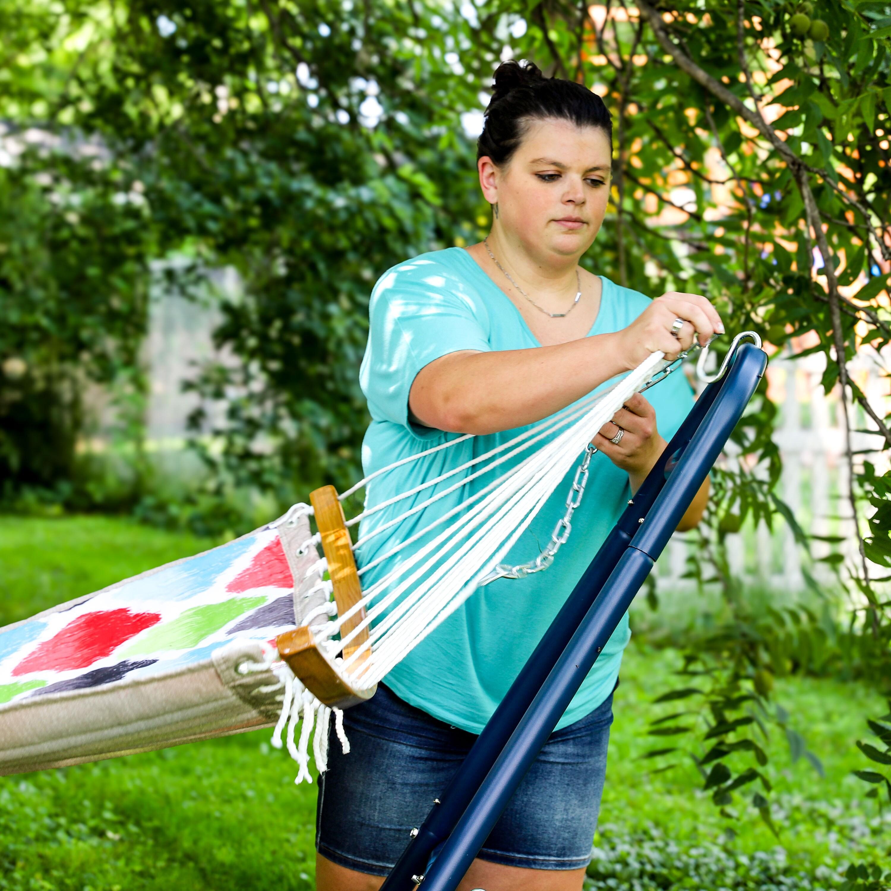 Sunnydaze Heavy-Duty Quilted 2-Person Hammock with Curved Bamboo Spreader Bars - 450 lb Weight Capacity - Multicolored Quatrefoil