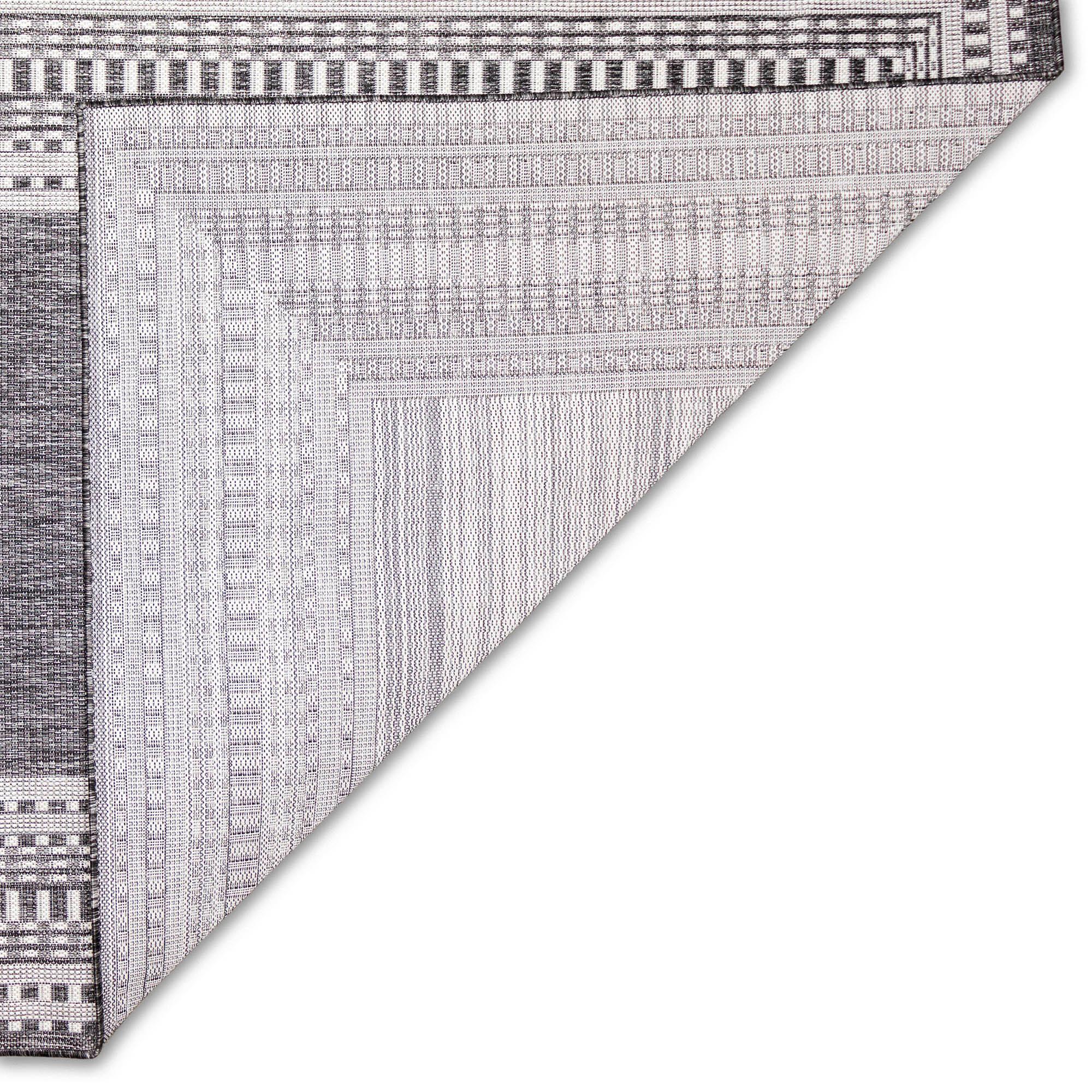 Liora Manne Malibu Etched Border Indoor/Outdoor Rug Charcoal 1'11" x 7'6"