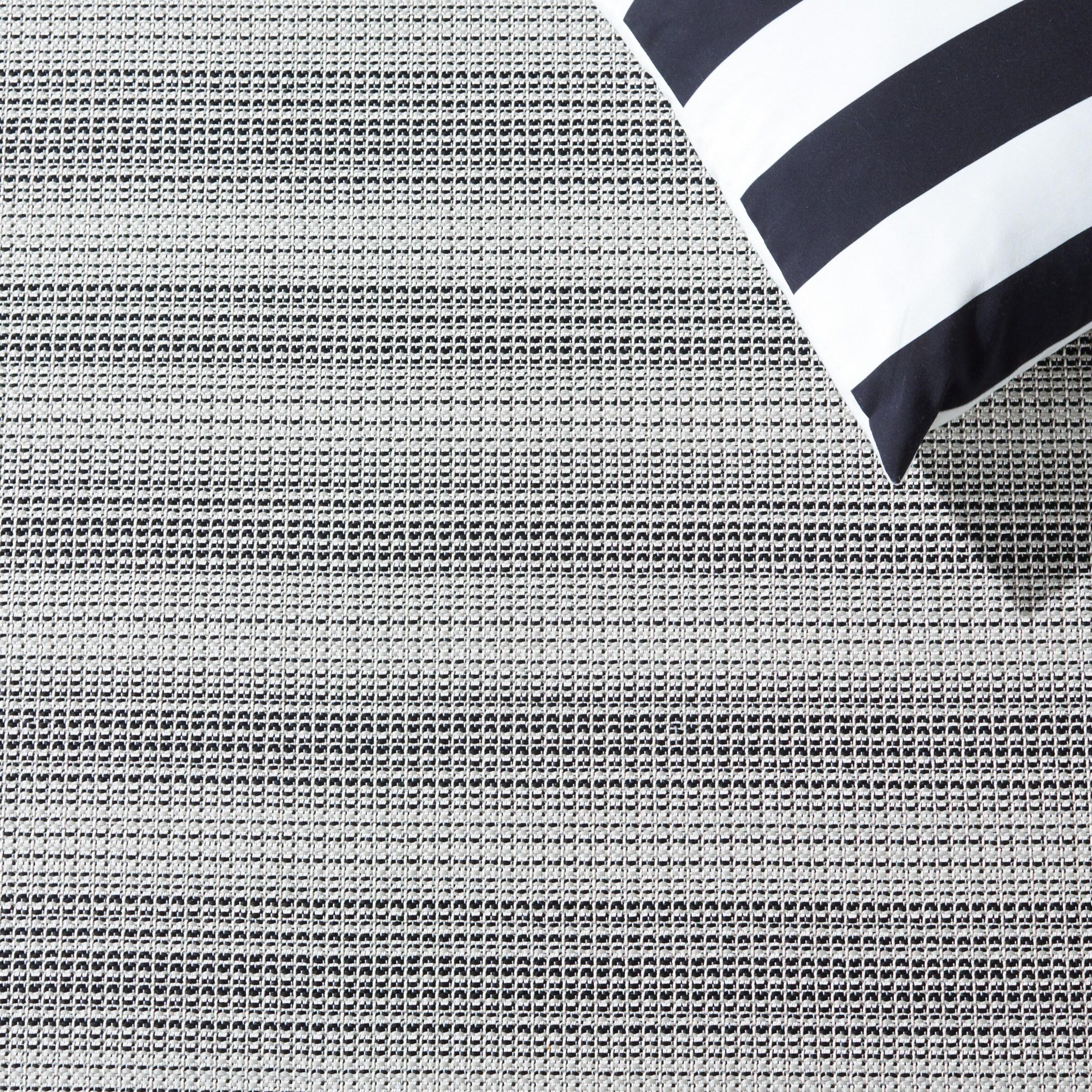 Hampton HTN231 Power Loomed Indoor/Outdoor Area Rug - Black/Gray - 4'x6' - Safavieh.