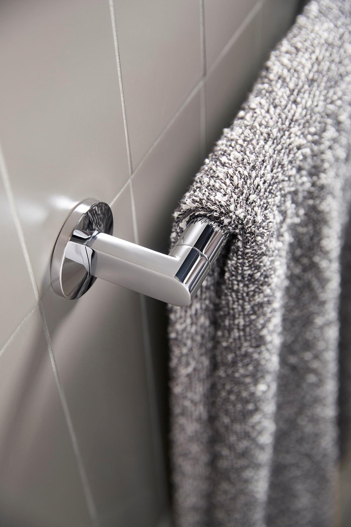 Components Towel Bar