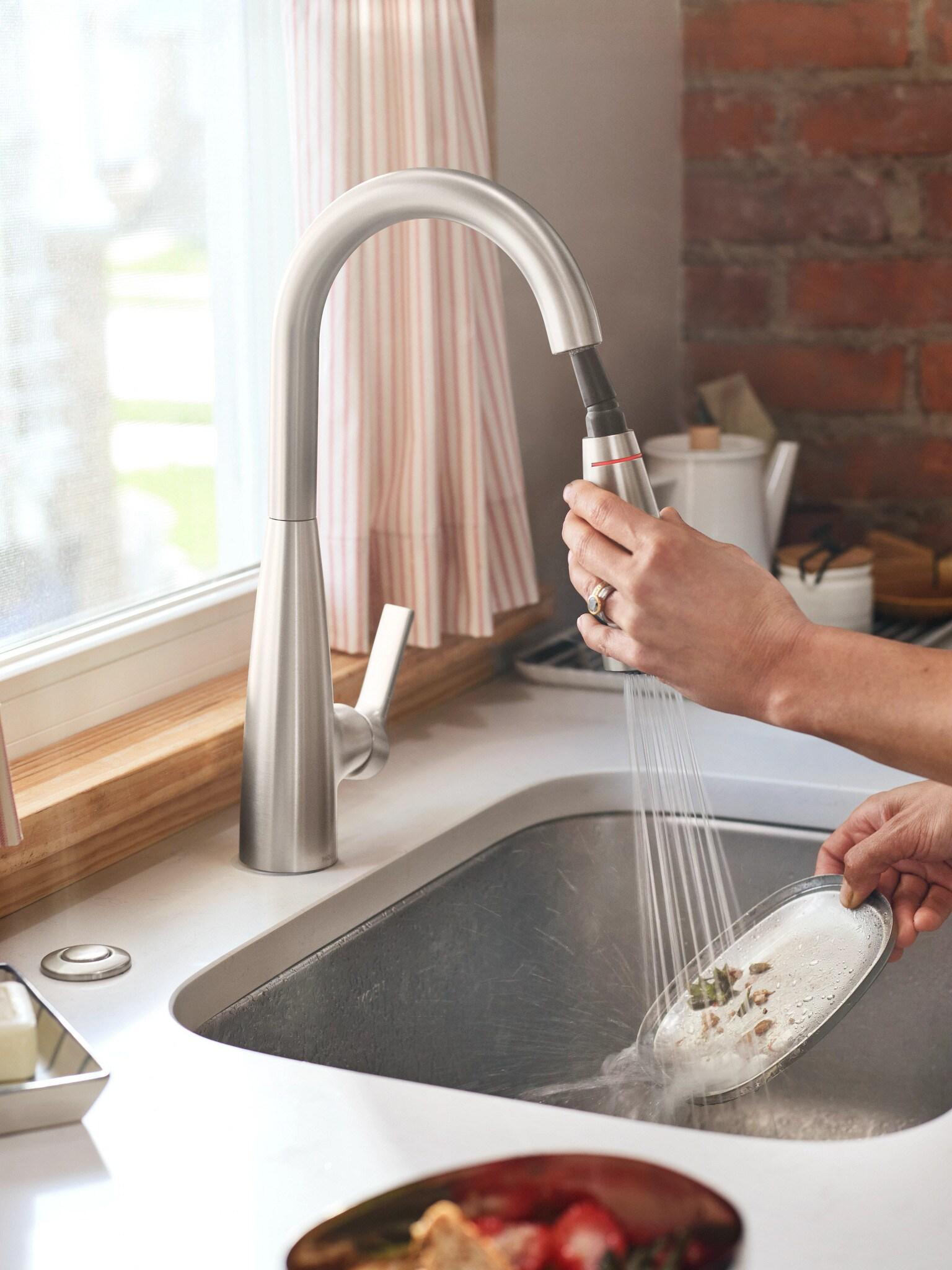 Haelyn Touchless Single-Handle Pulldown Sprayer Kitchen Faucet with MotionSense Wave and Power Clean
