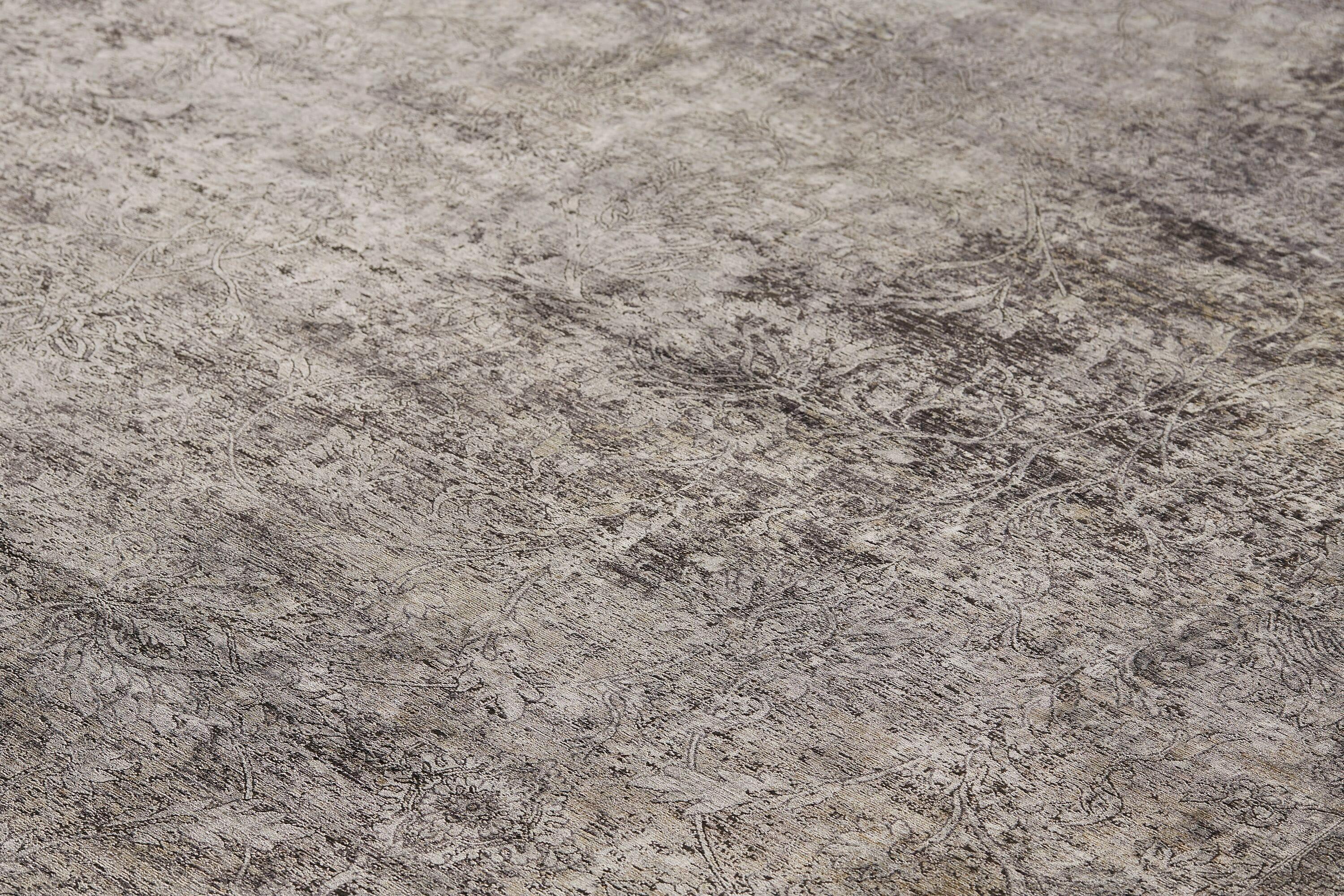 Sarrant Transitional Medallion Gray/Ivory/Tan Area Rug