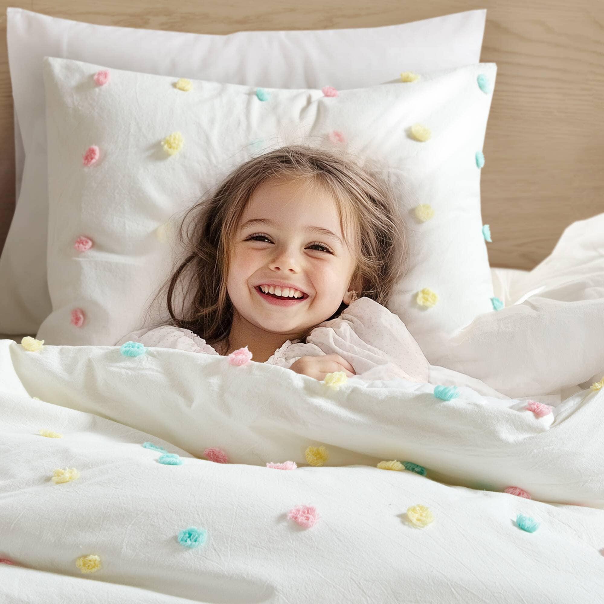 Intelligent Design Kids Callie Pom Pom Cotton Jacquard Quilt Set with Throw Pillows