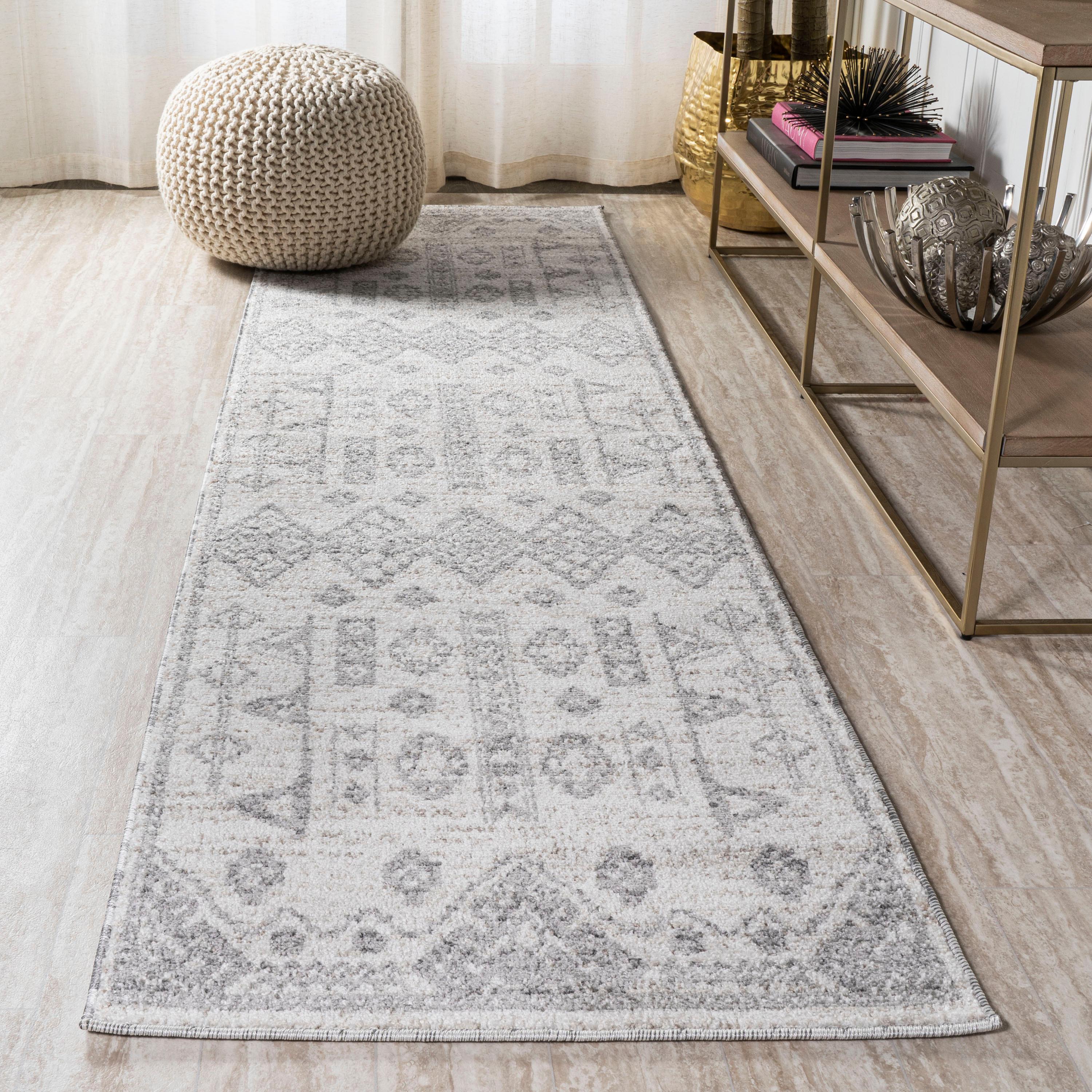 2'x10' Idris Diamond Geometric Runner Rug, Gray - JONATHAN Y