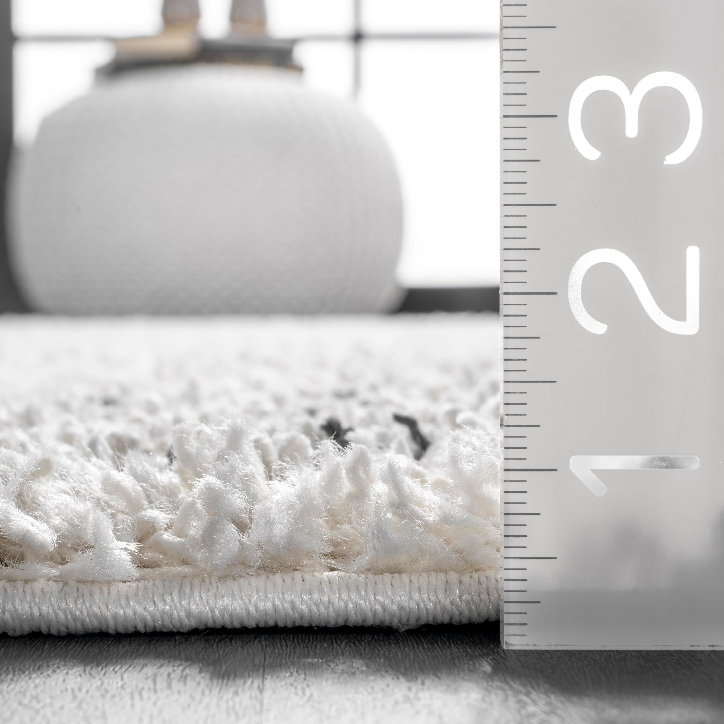 Nuloom Nieves Moroccan Oval 5x8 Indoor Area Rug for Living Room Bedroom Dining Room, Off White/Dark Grey