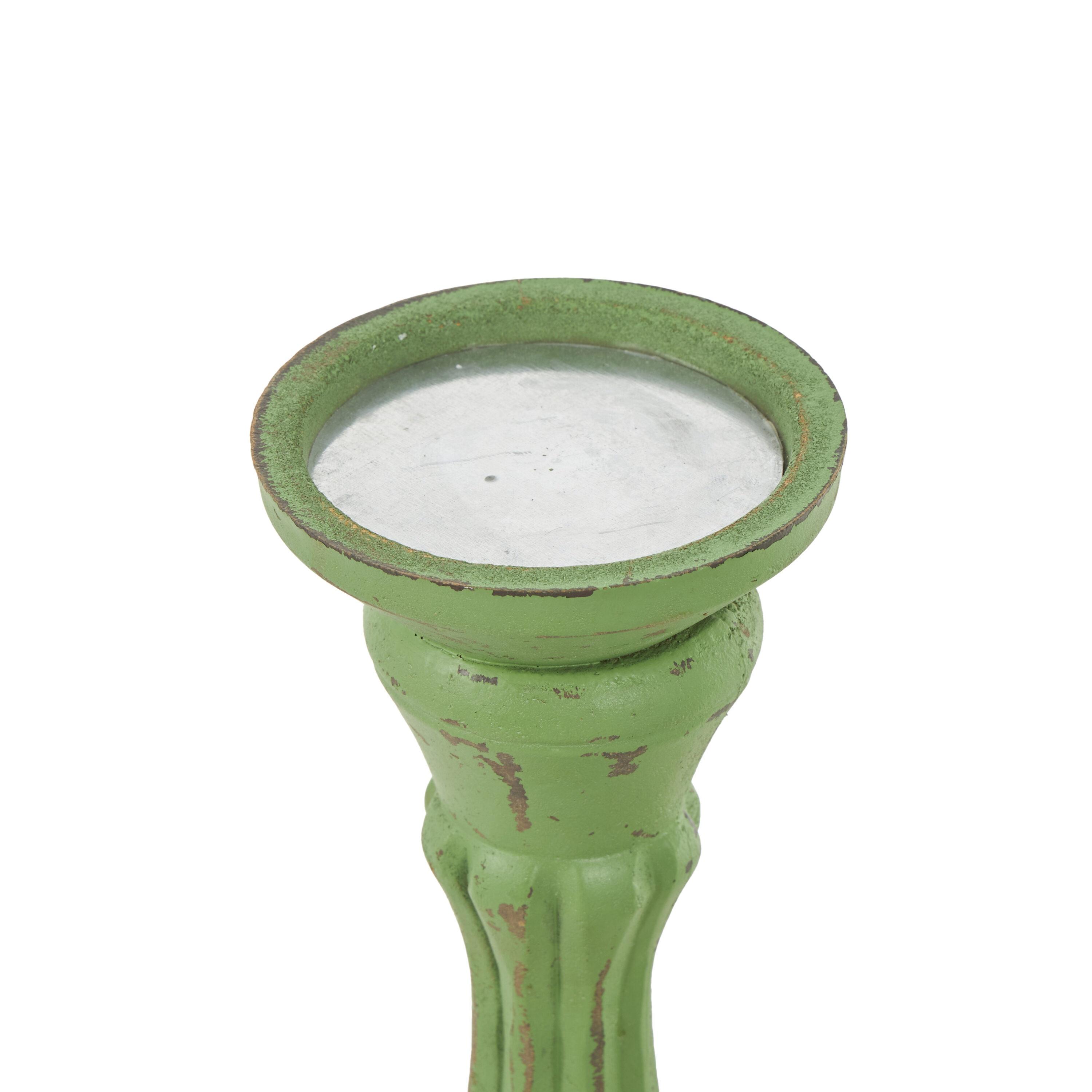 DecMode 3 Candle Green Wooden Distressed Turned Pillar Candle Holder, Set of 3