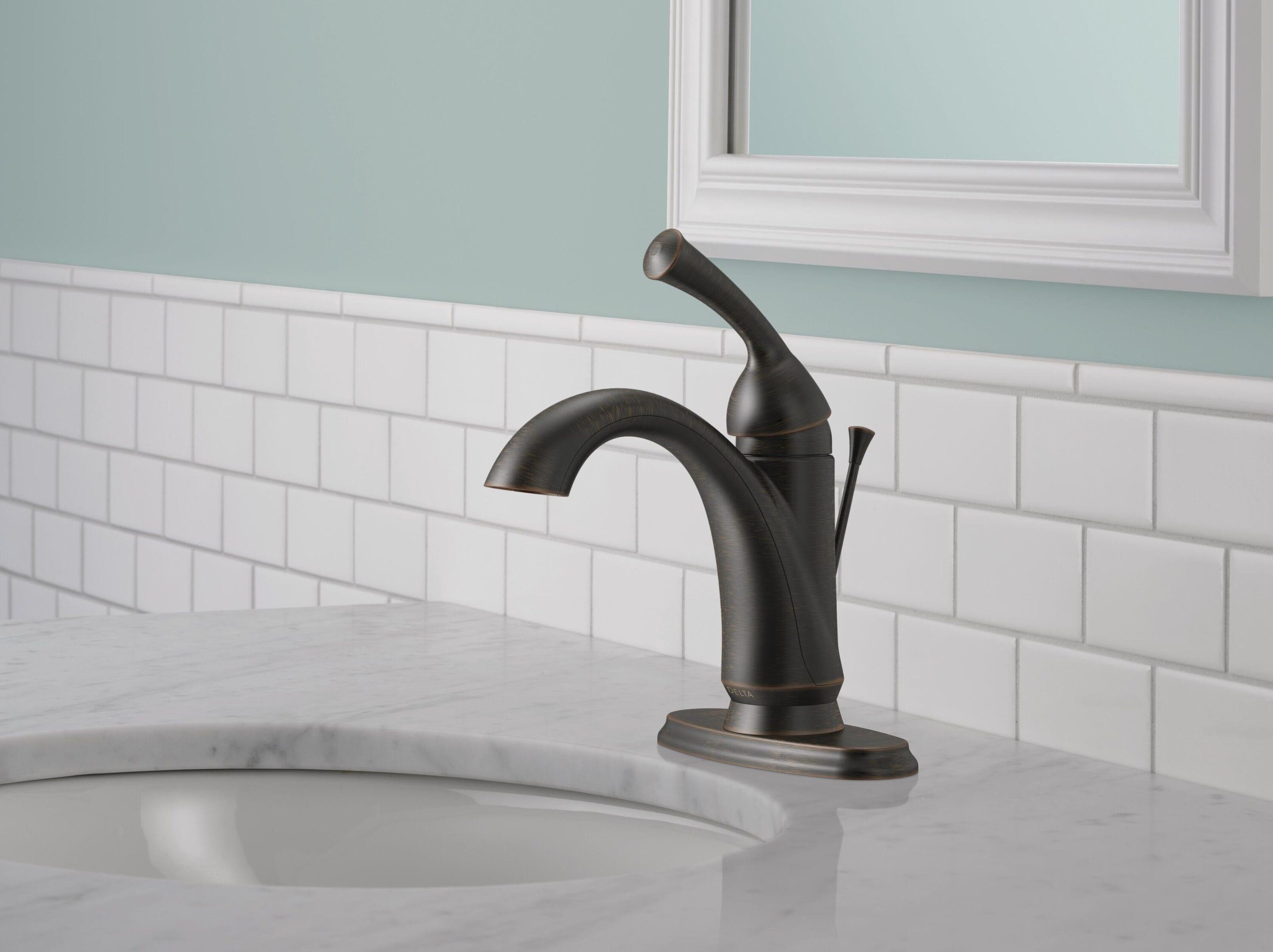 Haywood Single Hole Bathroom Faucet with Drain Assembly, Single Handle Bathroom Sink Faucet